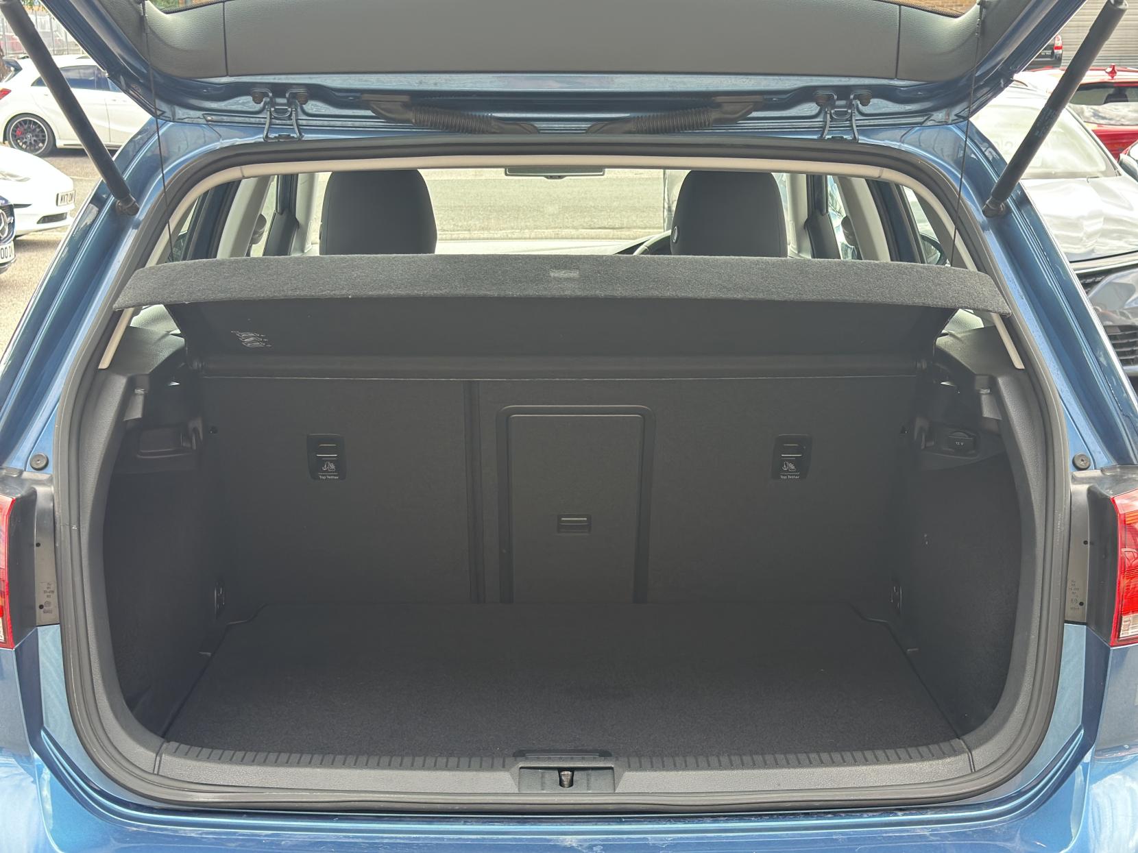 Volkswagen Golf 1.2 TSI BlueMotion Tech S Hatchback 5dr Petrol DSG Euro 5 (s/s) (105 ps)