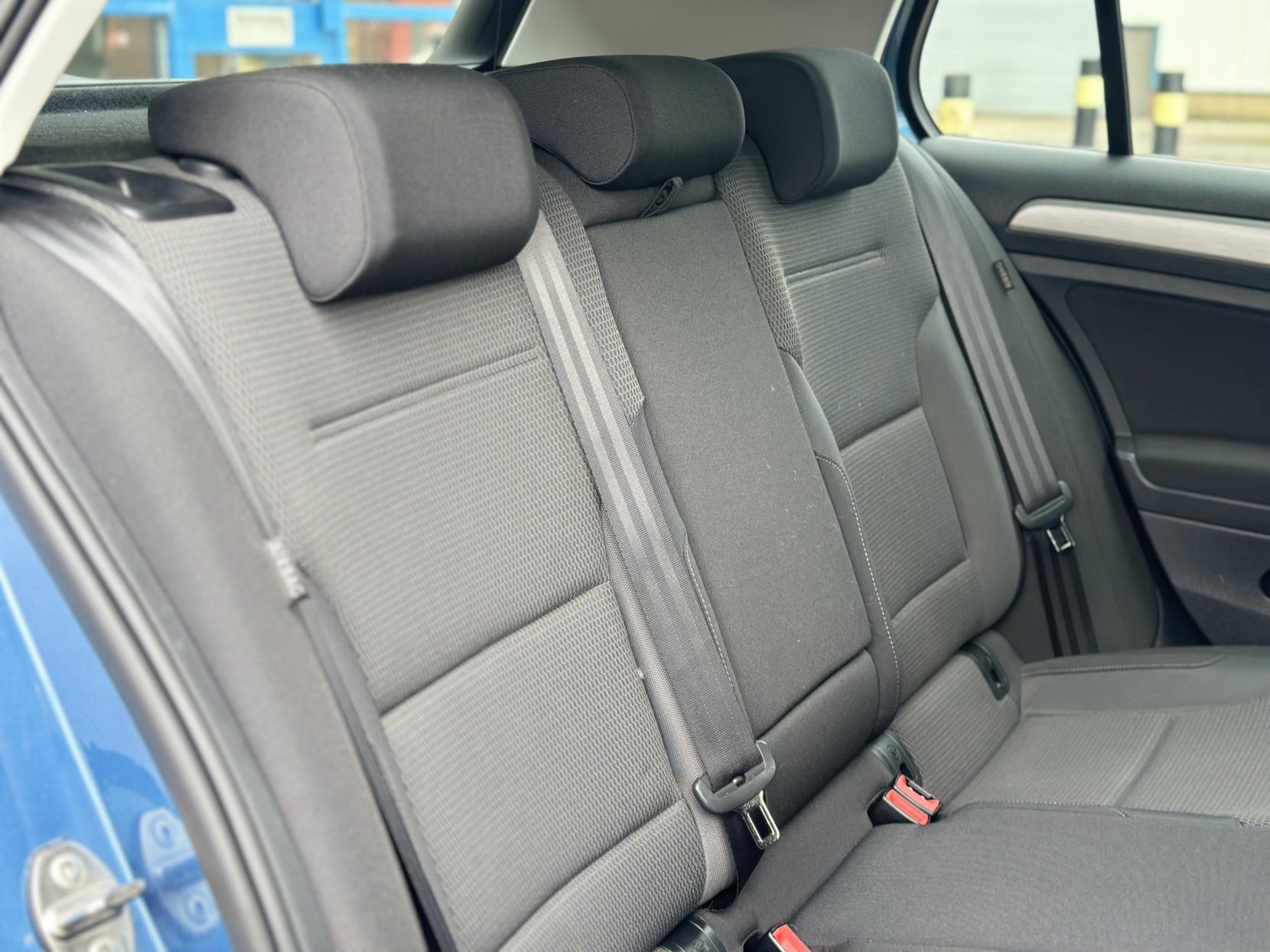 Volkswagen Golf 1.2 TSI BlueMotion Tech S Hatchback 5dr Petrol DSG Euro 5 (s/s) (105 ps)