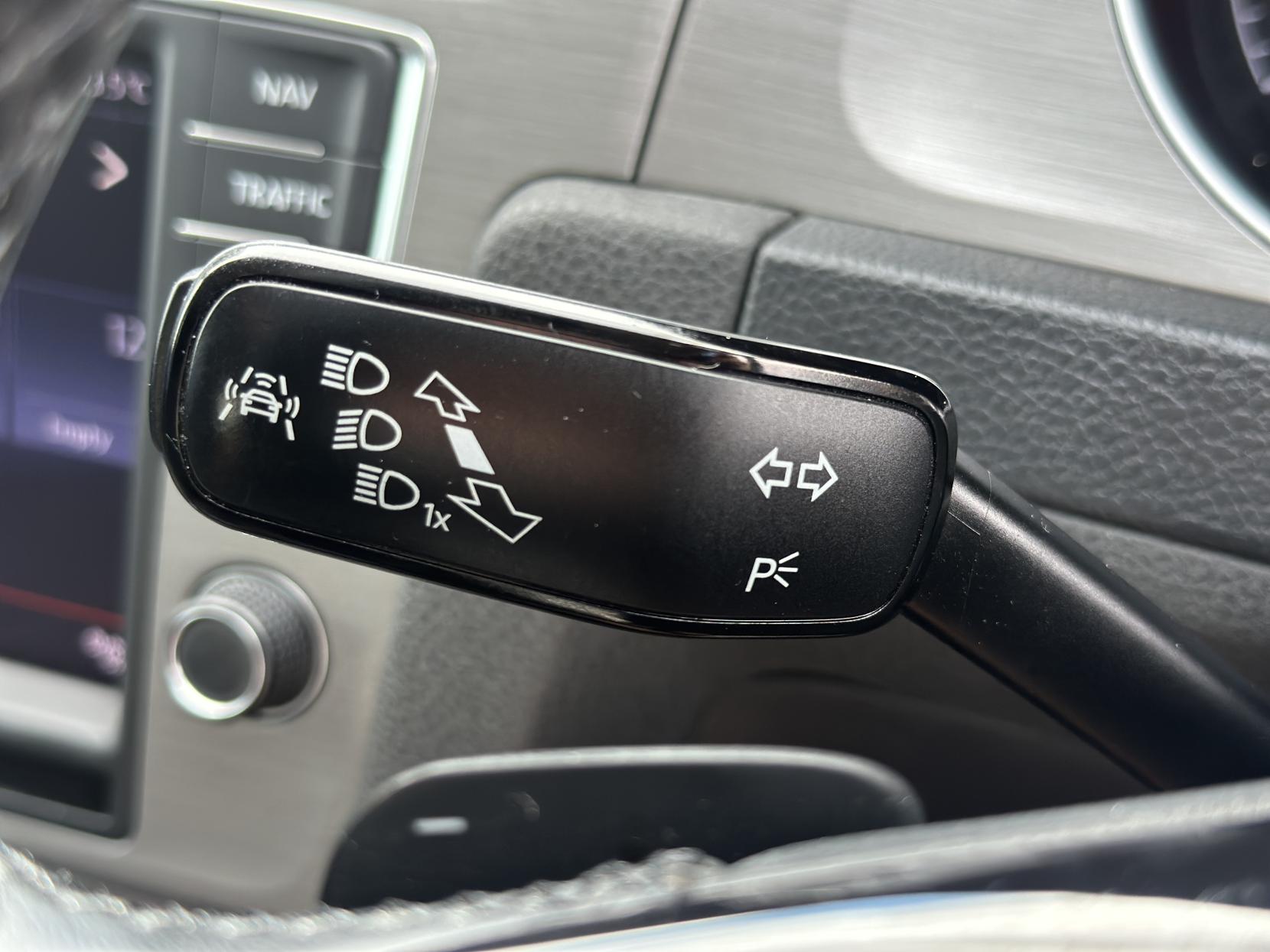 Volkswagen Golf 1.2 TSI BlueMotion Tech S Hatchback 5dr Petrol DSG Euro 5 (s/s) (105 ps)