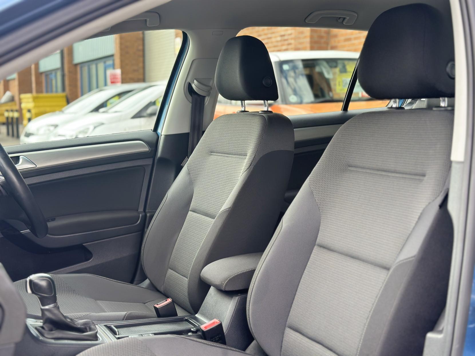 Volkswagen Golf 1.2 TSI BlueMotion Tech S Hatchback 5dr Petrol DSG Euro 5 (s/s) (105 ps)