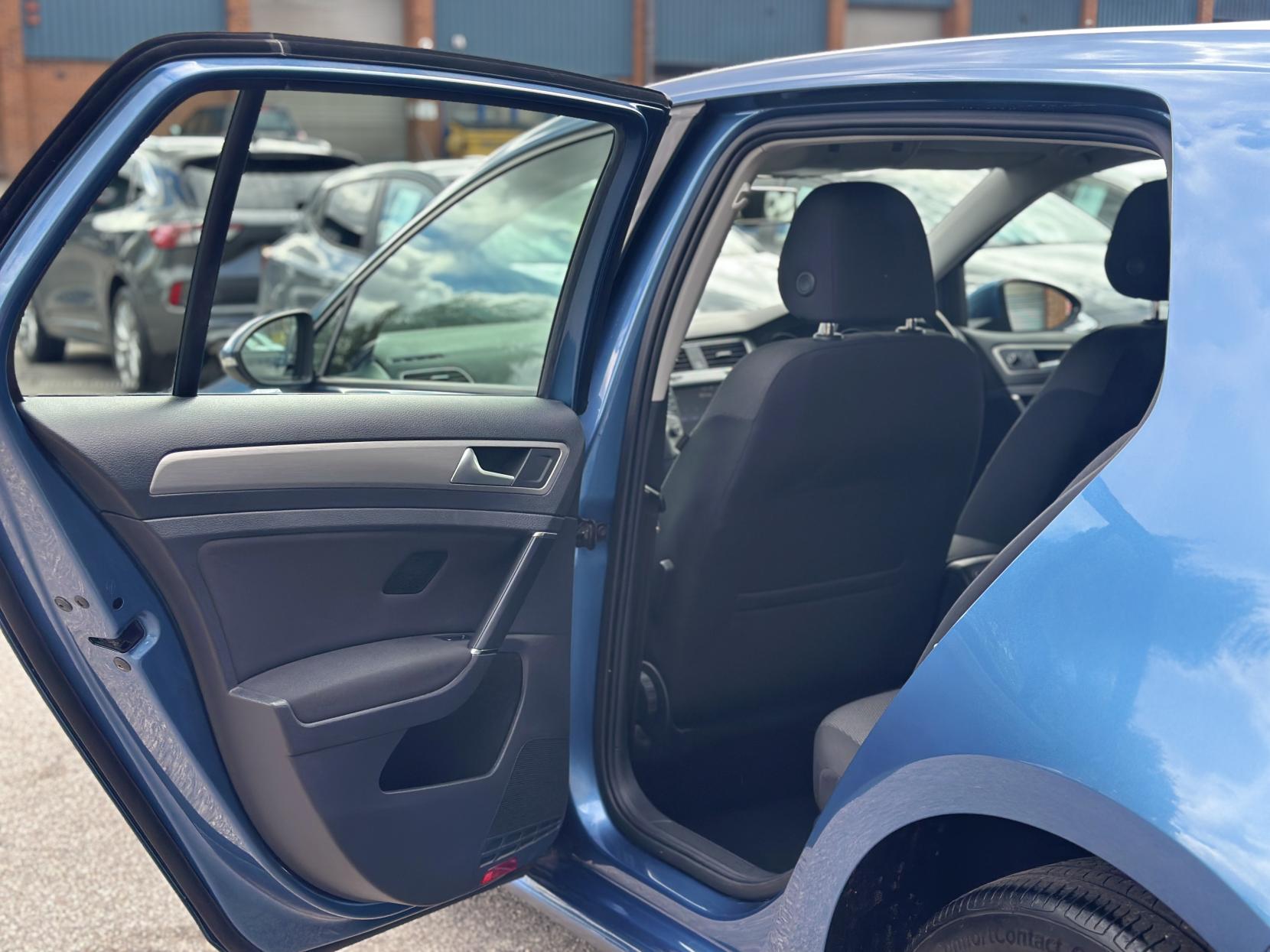 Volkswagen Golf 1.2 TSI BlueMotion Tech S Hatchback 5dr Petrol DSG Euro 5 (s/s) (105 ps)