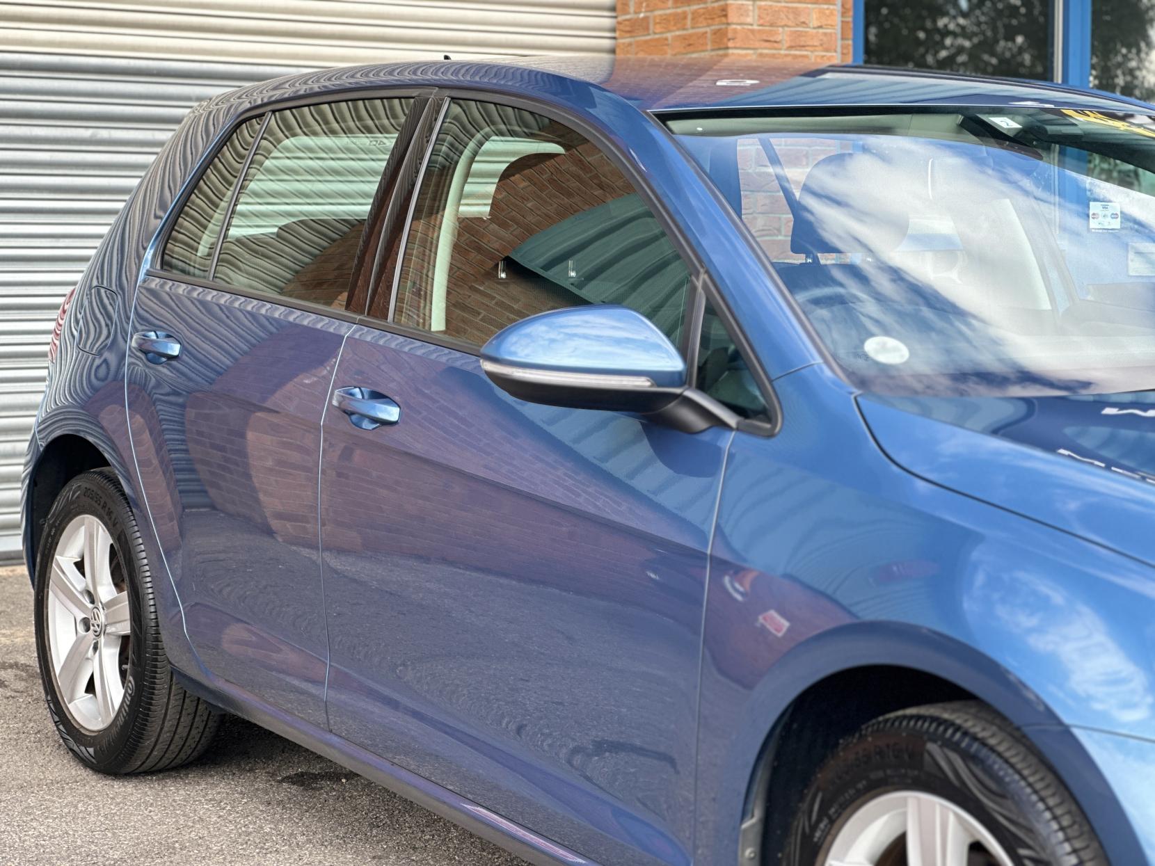 Volkswagen Golf 1.2 TSI BlueMotion Tech S Hatchback 5dr Petrol DSG Euro 5 (s/s) (105 ps)