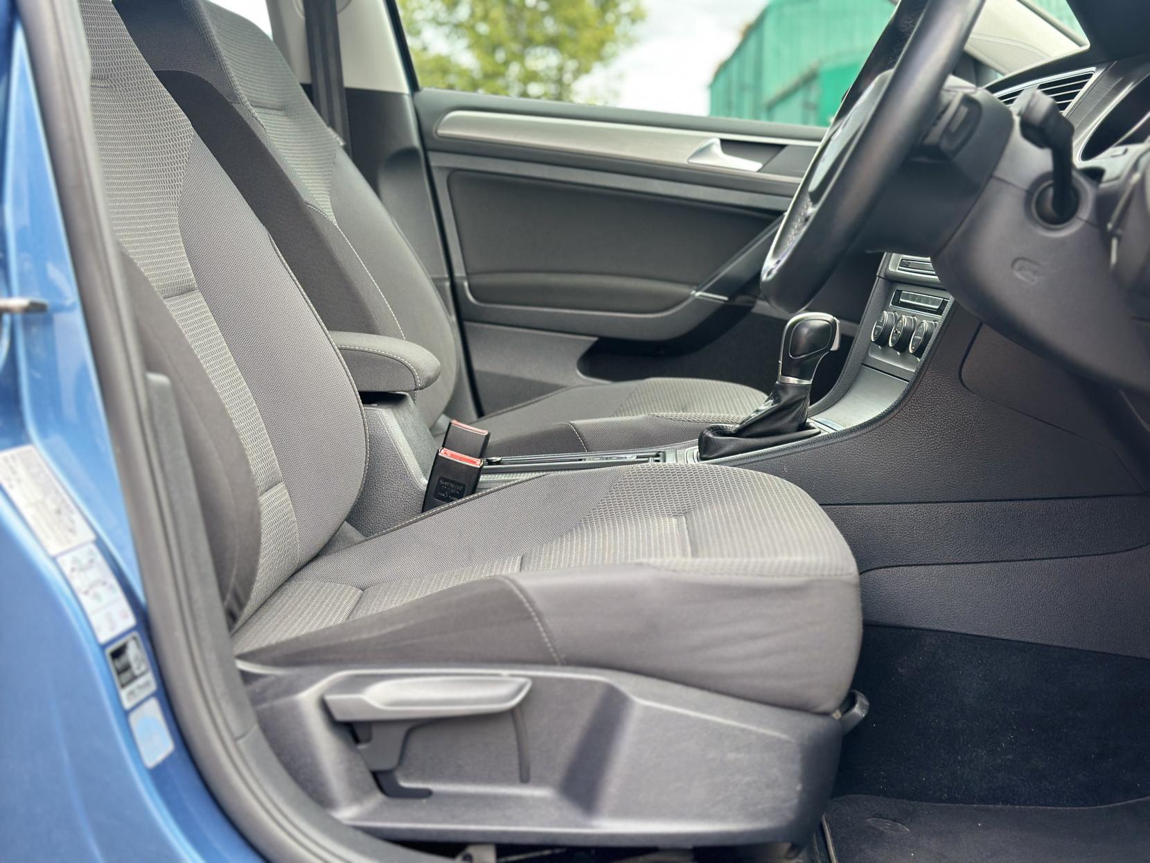 Volkswagen Golf 1.2 TSI BlueMotion Tech S Hatchback 5dr Petrol DSG Euro 5 (s/s) (105 ps)