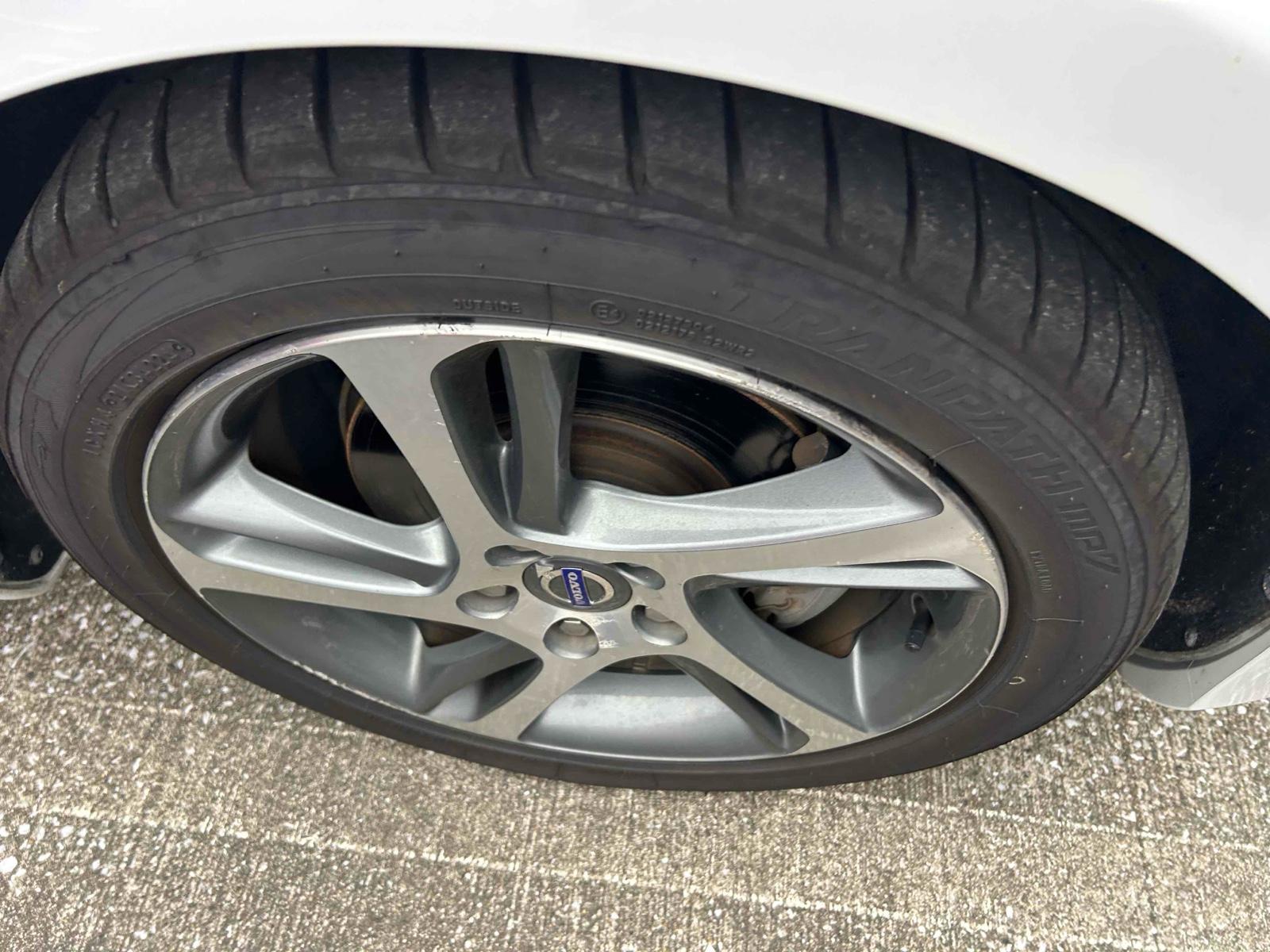 Volvo V40 1.6 V40 (2012)