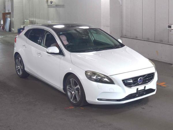 Volvo V40 1.6 V40 (2012)