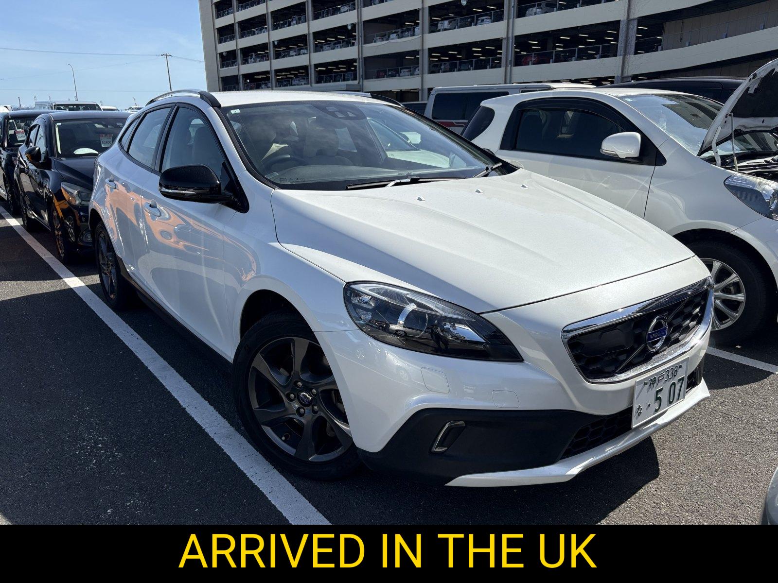 Volvo V40 Cross Country 2.0 T5 Lux Nav Hatchback 5dr Petrol Geartronic AWD Euro 6 (s/s) (245 ps)
