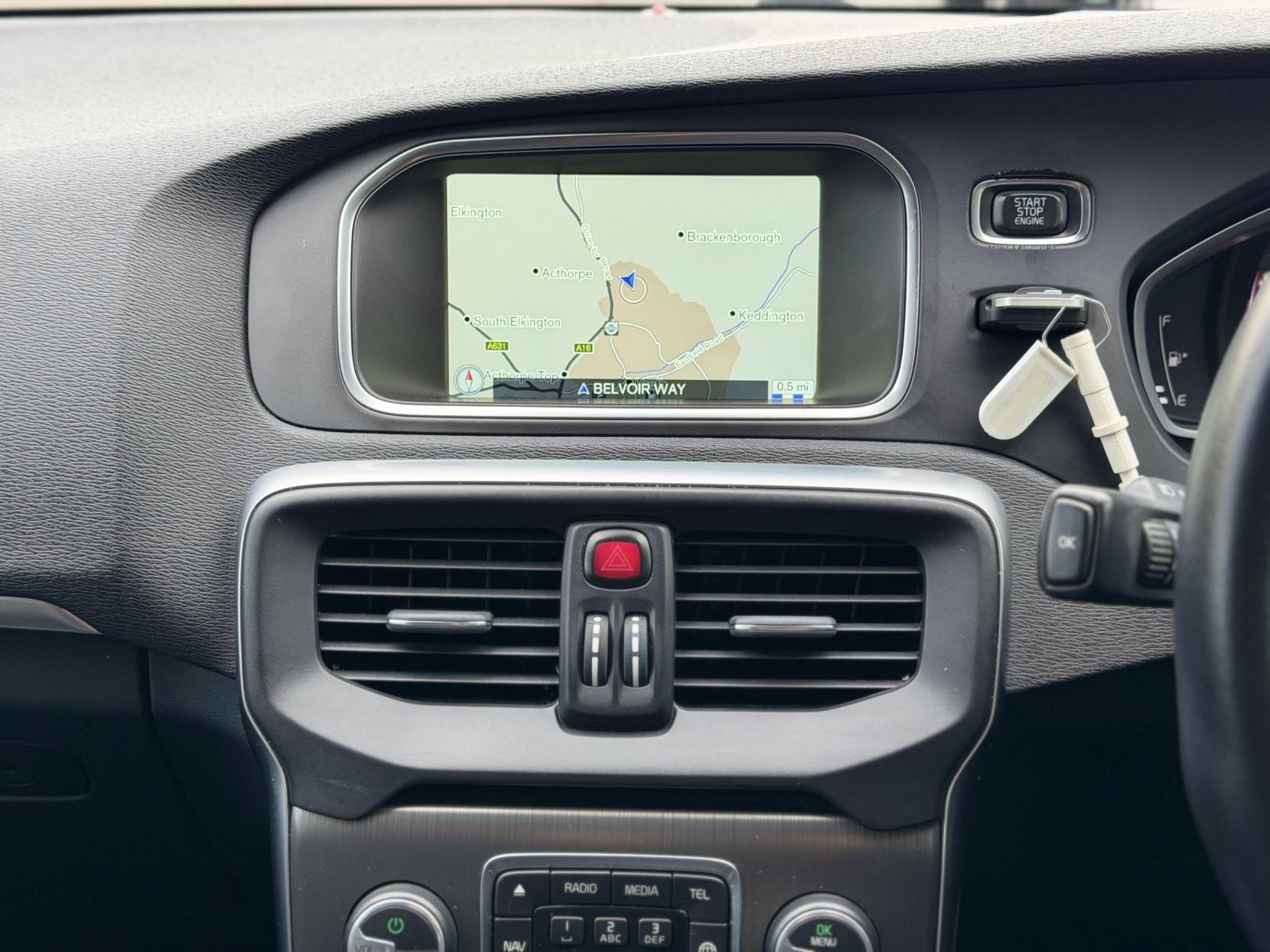 Volvo V40 2.0 D4 SE Nav Hatchback 5dr Diesel Geartronic Euro 6 (s/s) (190 ps)