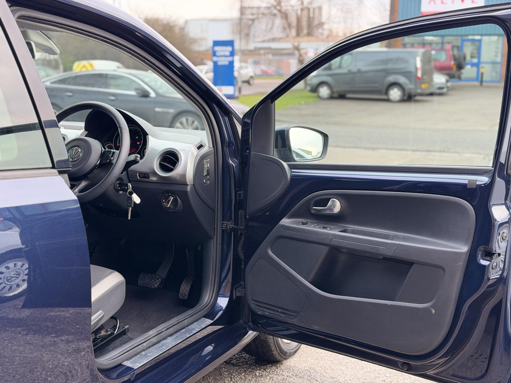 Volkswagen up! 1.0 High up! Hatchback 5dr Petrol ASG Euro 6 (75 ps)