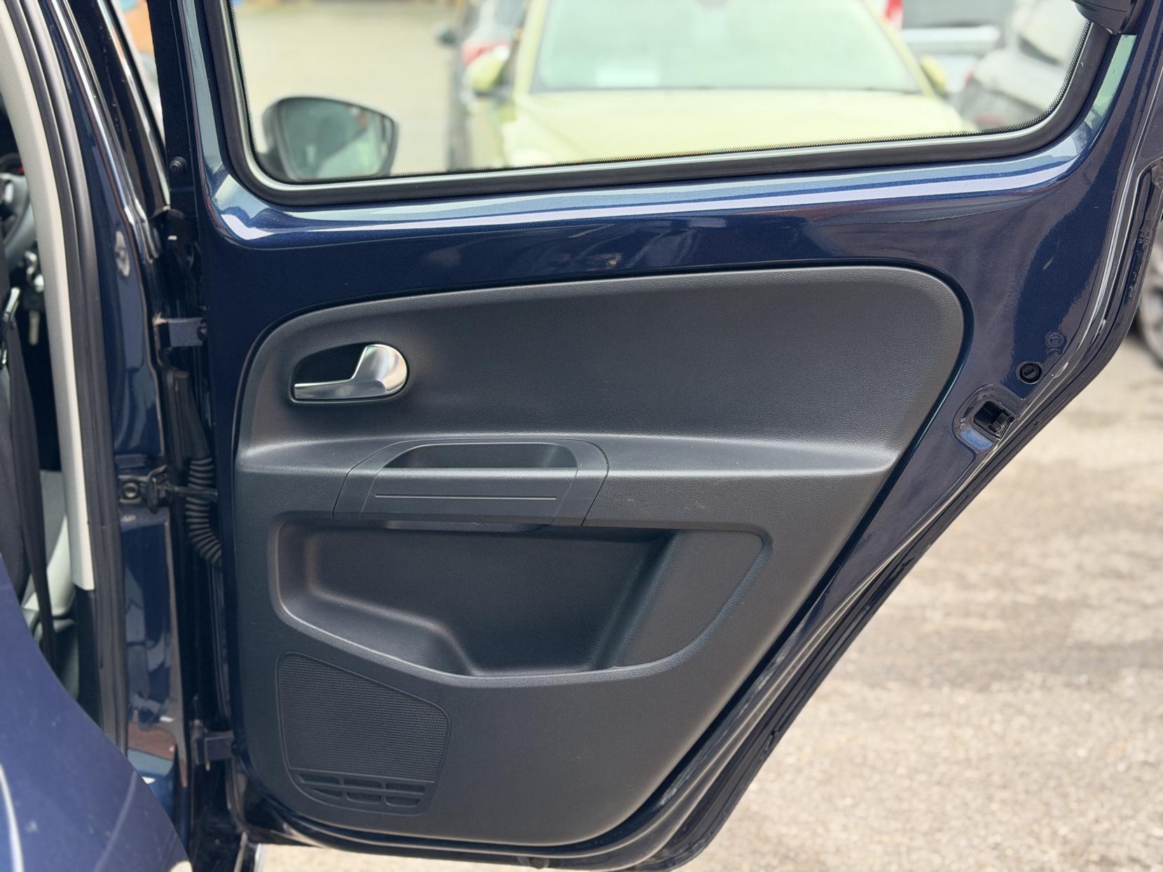 Volkswagen up! 1.0 High up! Hatchback 5dr Petrol ASG Euro 6 (75 ps)