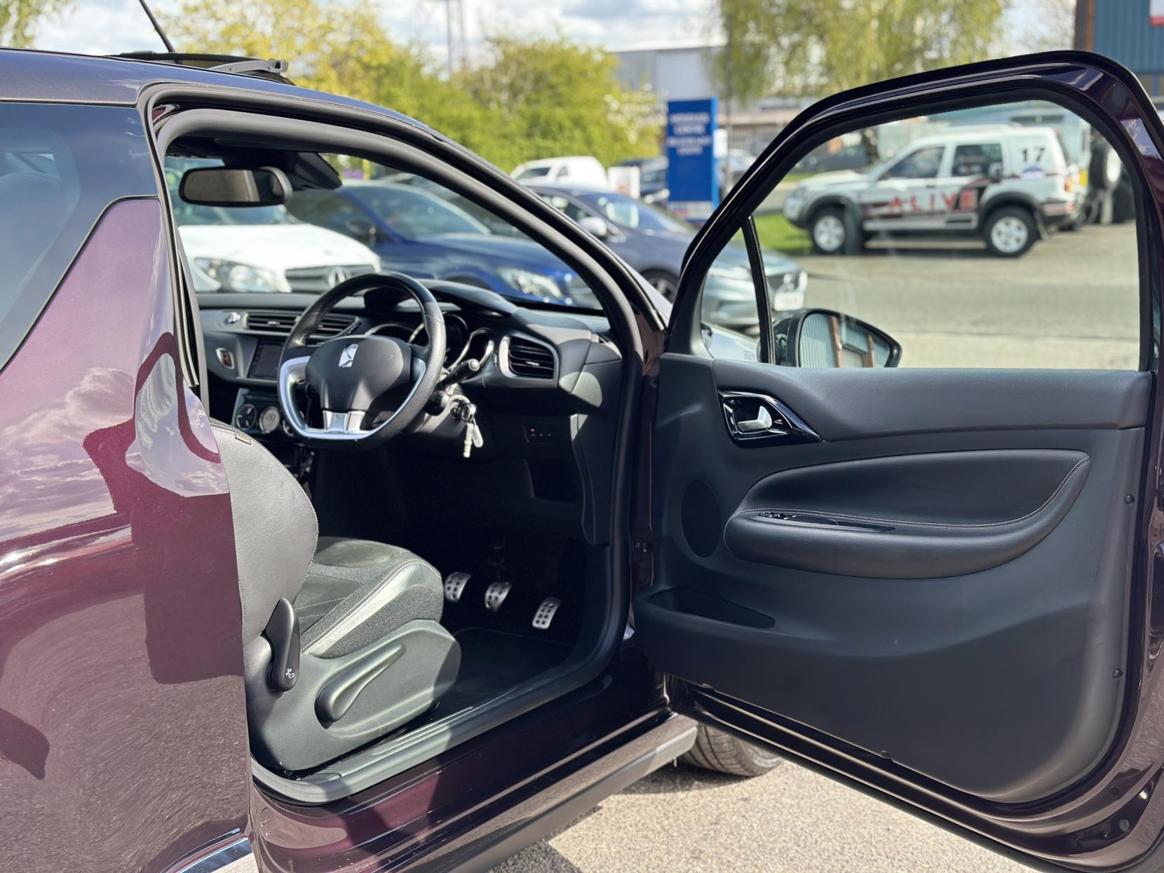 DS AUTOMOBILES DS 3 CABRIO 1.6 THP Prestige Cabriolet 2dr Petrol Manual Euro 6 (s/s) (165 bhp)