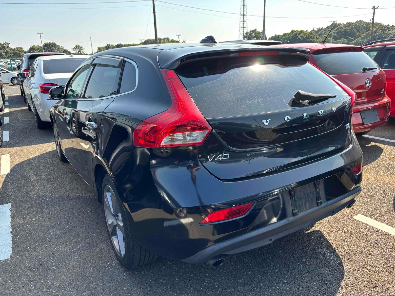 Volvo V40 1.6 T4 SE Lux Nav Hatchback 5dr Petrol Powershift Euro 5 (s/s) (180 ps)