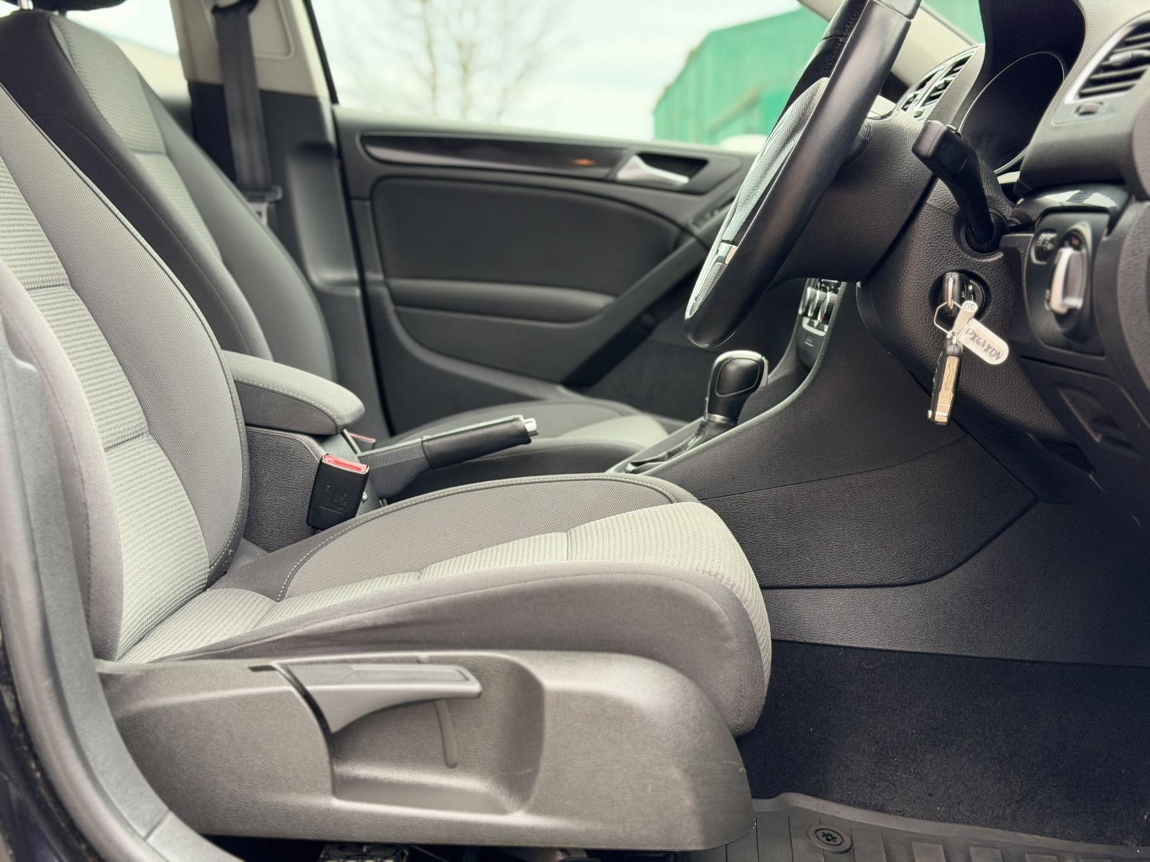 Volkswagen Golf 2.0 TDI SE Hatchback 5dr Diesel DSG Euro 5 (140 ps)