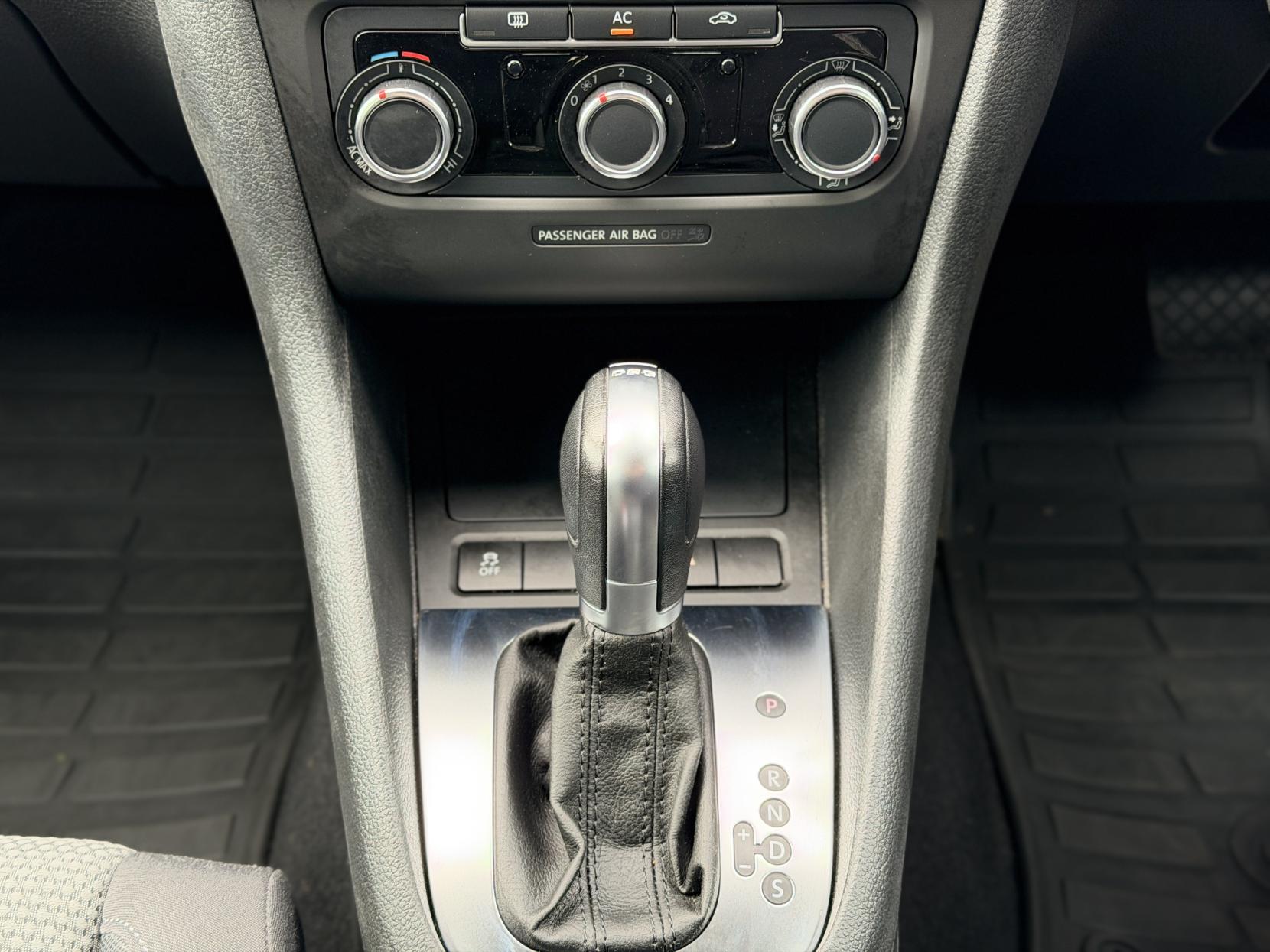 Volkswagen Golf 2.0 TDI SE Hatchback 5dr Diesel DSG Euro 5 (140 ps)