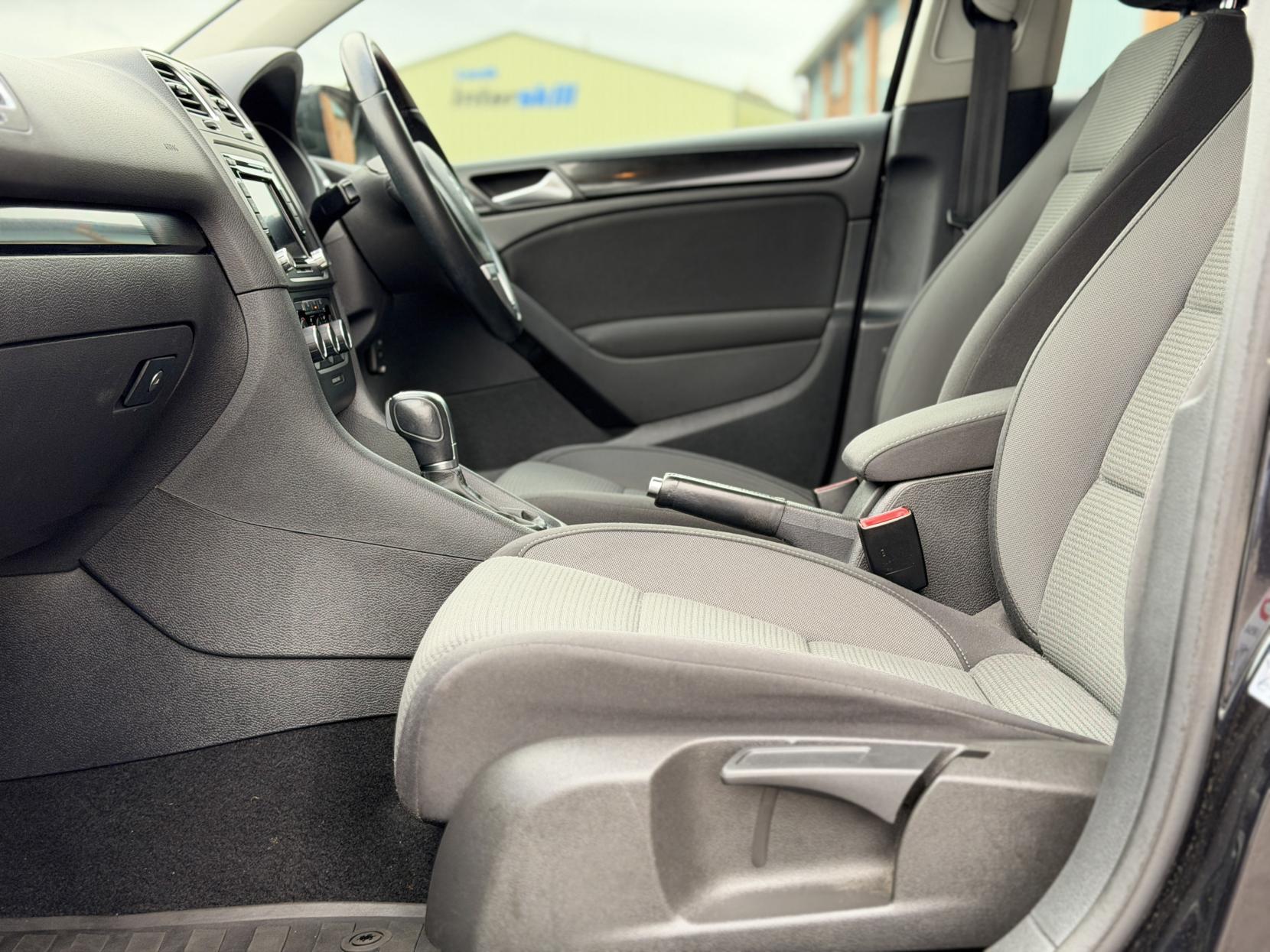 Volkswagen Golf 2.0 TDI SE Hatchback 5dr Diesel DSG Euro 5 (140 ps)