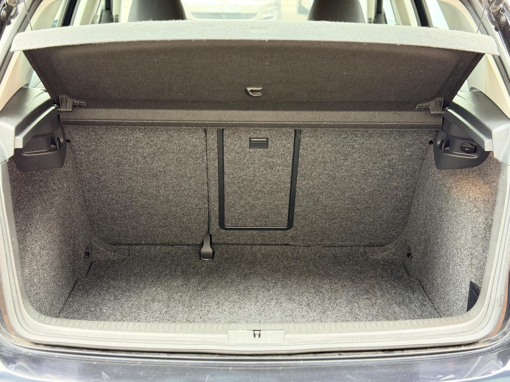 Volkswagen Golf 2.0 TDI SE Hatchback 5dr Diesel DSG Euro 5 (140 ps)