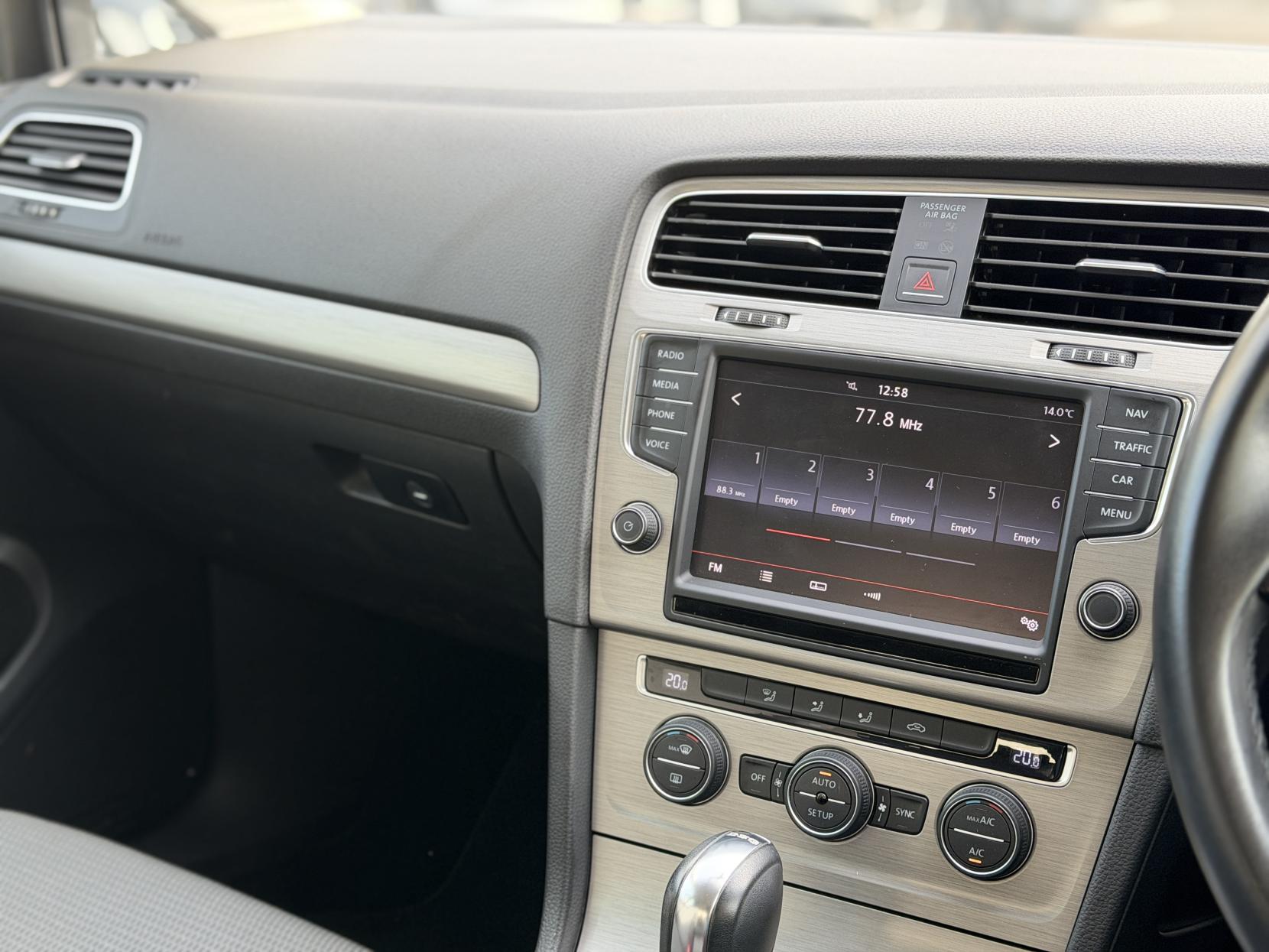 Volkswagen Golf 1.2 TSI BlueMotion Tech S Hatchback 5dr Petrol DSG Euro 5 (s/s) (105 ps)