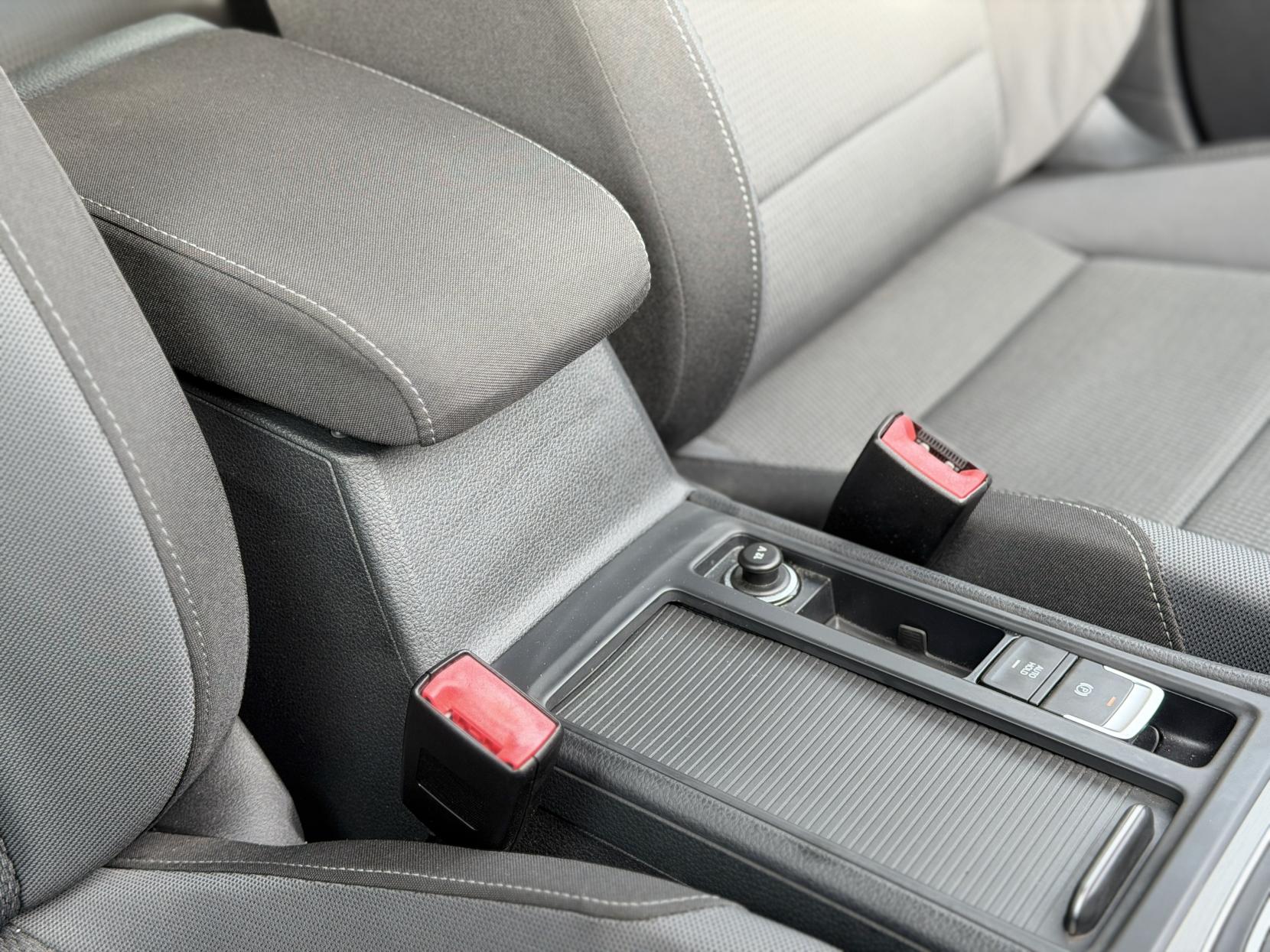 Volkswagen Golf 1.2 TSI BlueMotion Tech S Hatchback 5dr Petrol DSG Euro 5 (s/s) (105 ps)