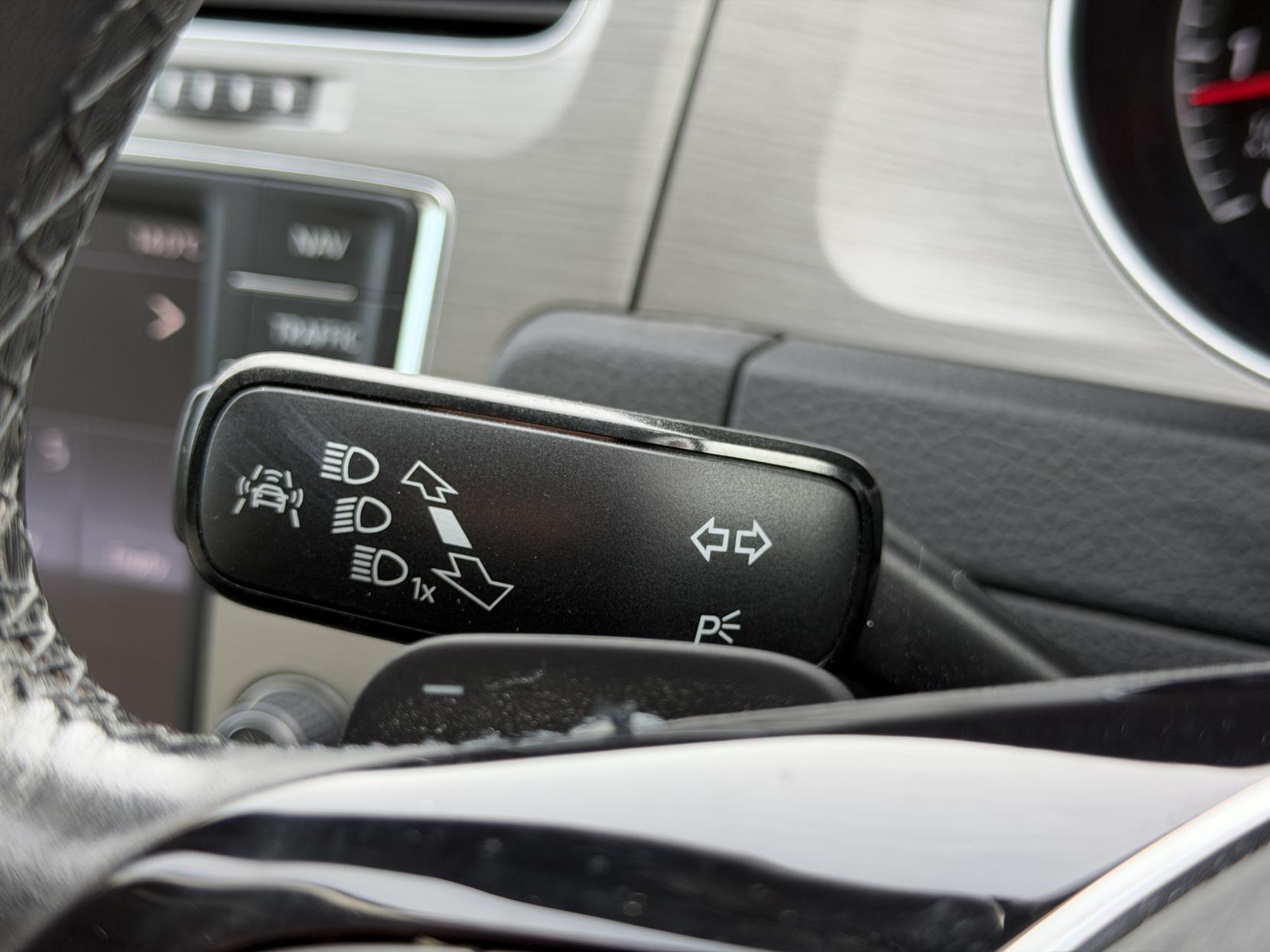 Volkswagen Golf 1.2 TSI BlueMotion Tech S Hatchback 5dr Petrol DSG Euro 5 (s/s) (105 ps)