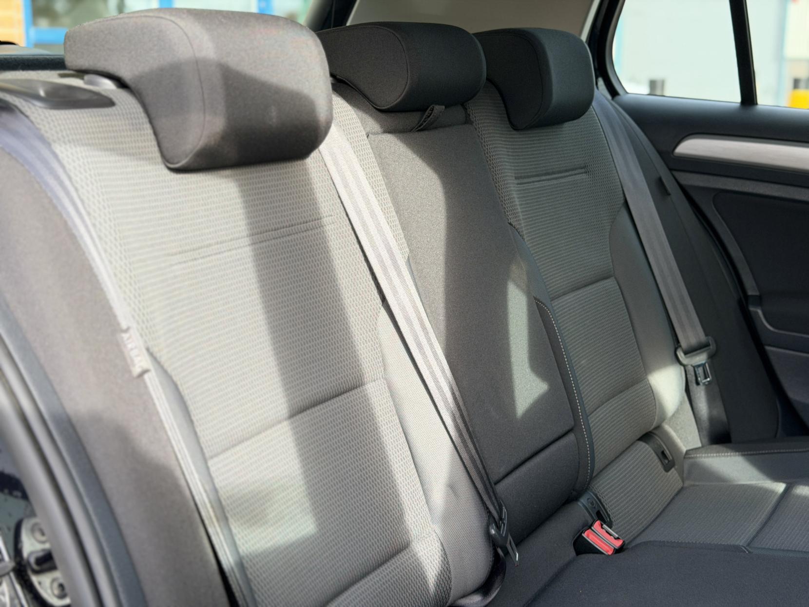 Volkswagen Golf 1.2 TSI BlueMotion Tech S Hatchback 5dr Petrol DSG Euro 5 (s/s) (105 ps)