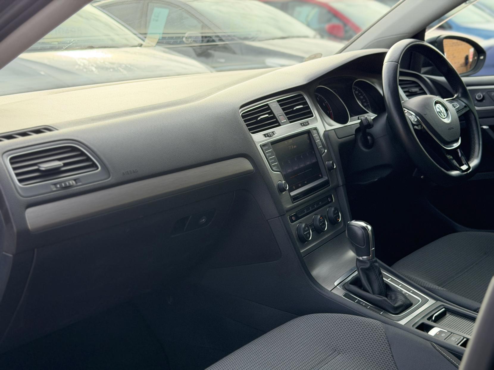 Volkswagen Golf 1.2 TSI BlueMotion Tech S Hatchback 5dr Petrol DSG Euro 5 (s/s) (105 ps)