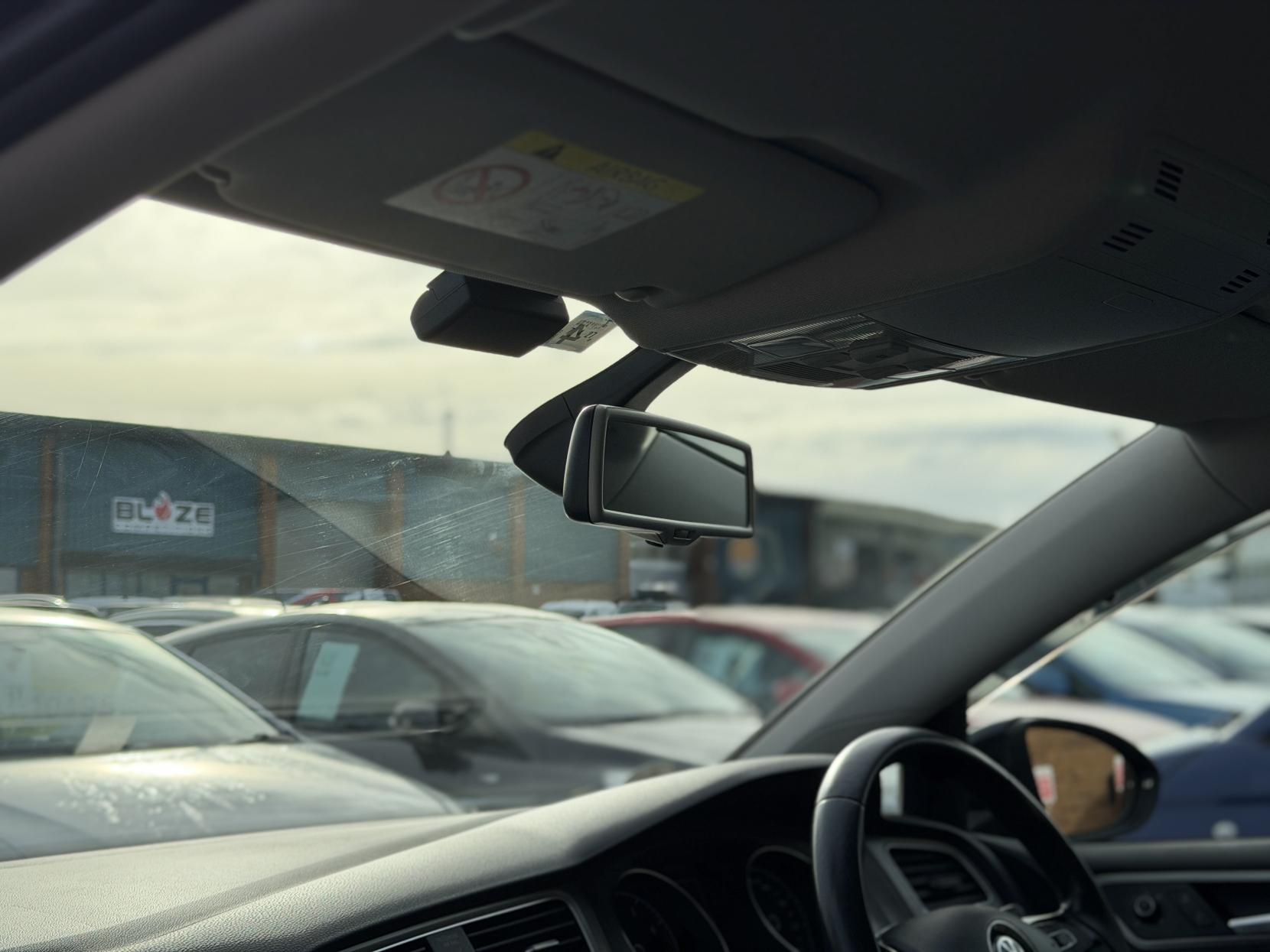 Volkswagen Golf 1.2 TSI BlueMotion Tech S Hatchback 5dr Petrol DSG Euro 5 (s/s) (105 ps)