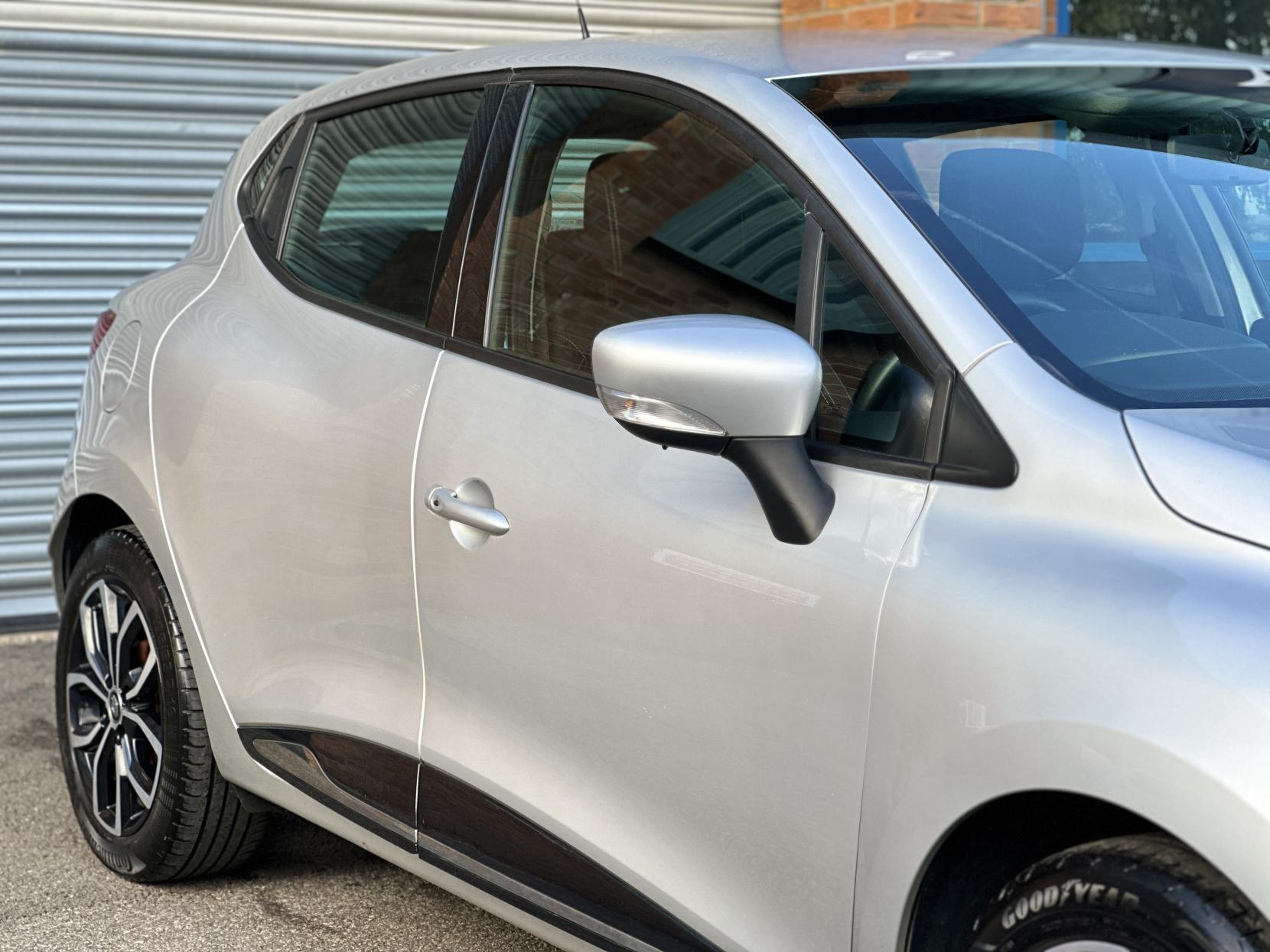 Renault Clio 1.5 dCi Play Hatchback 5dr Diesel Manual Euro 6 (s/s) (90 ps)