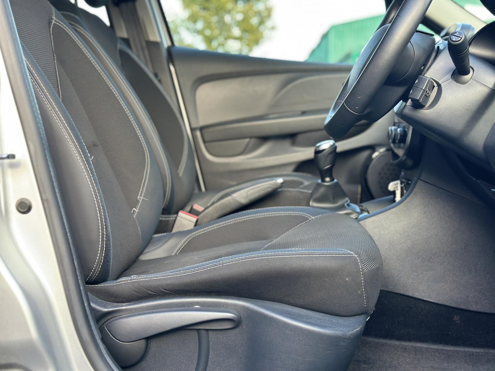 Renault Clio 1.5 dCi Play Hatchback 5dr Diesel Manual Euro 6 (s/s) (90 ps)