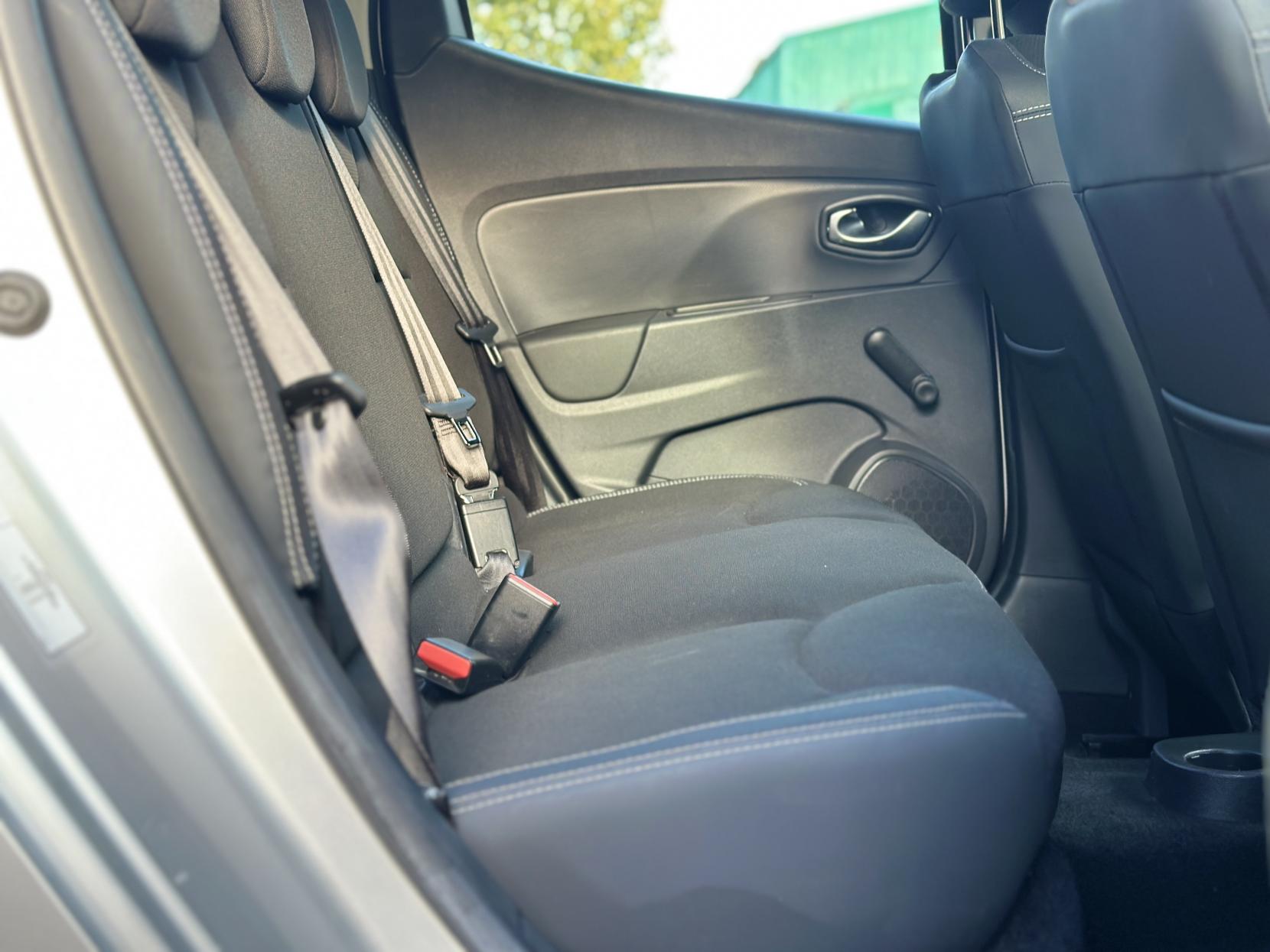 Renault Clio 1.5 dCi Play Hatchback 5dr Diesel Manual Euro 6 (s/s) (90 ps)