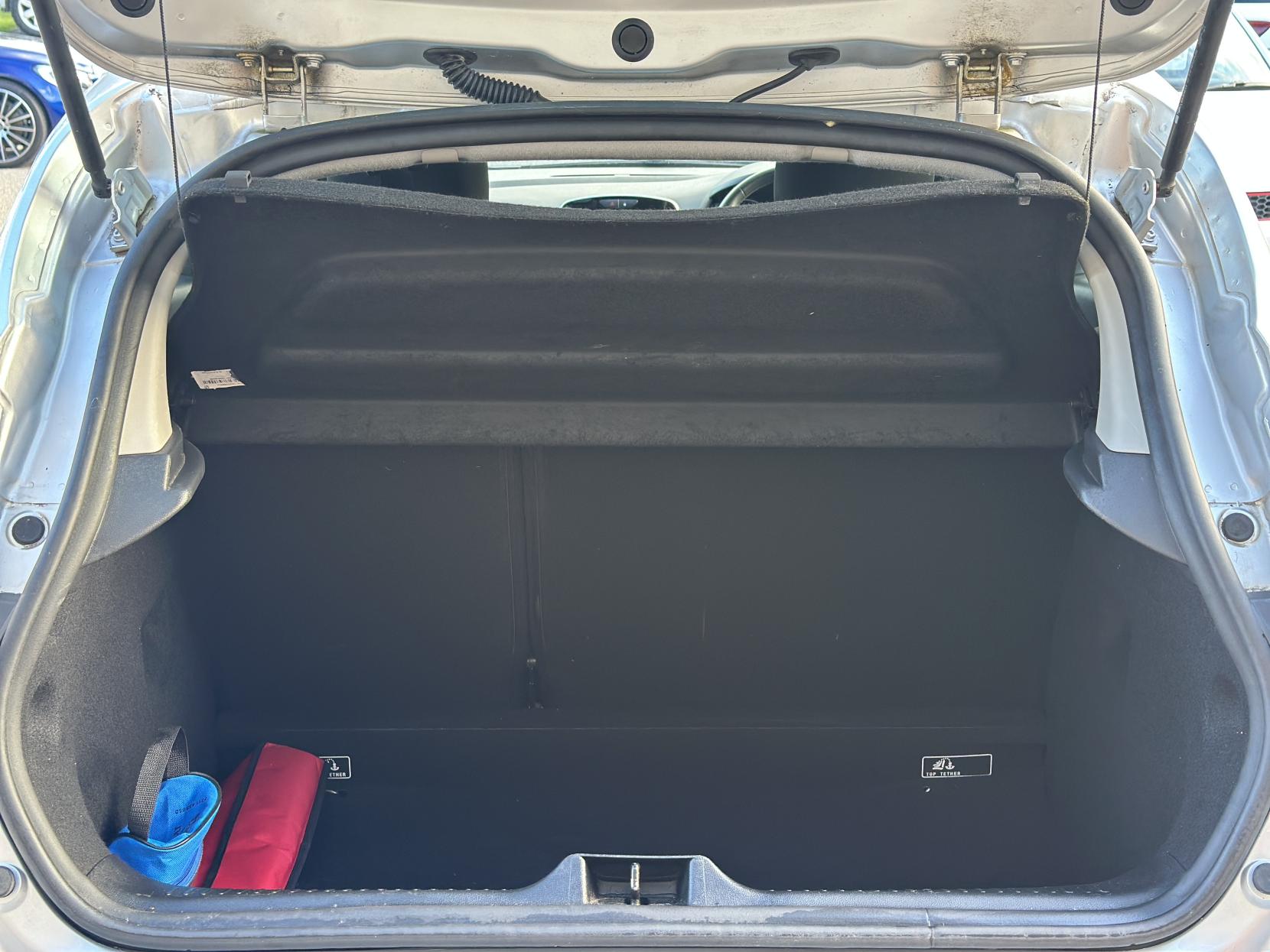 Renault Clio 1.5 dCi Play Hatchback 5dr Diesel Manual Euro 6 (s/s) (90 ps)