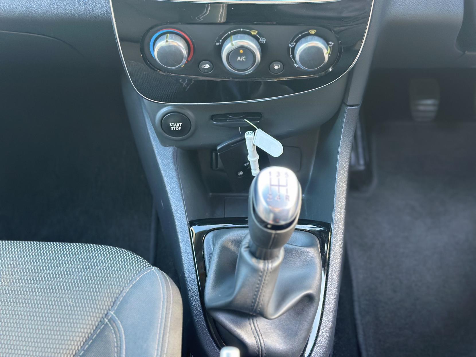 Renault Clio 1.5 dCi Play Hatchback 5dr Diesel Manual Euro 6 (s/s) (90 ps)