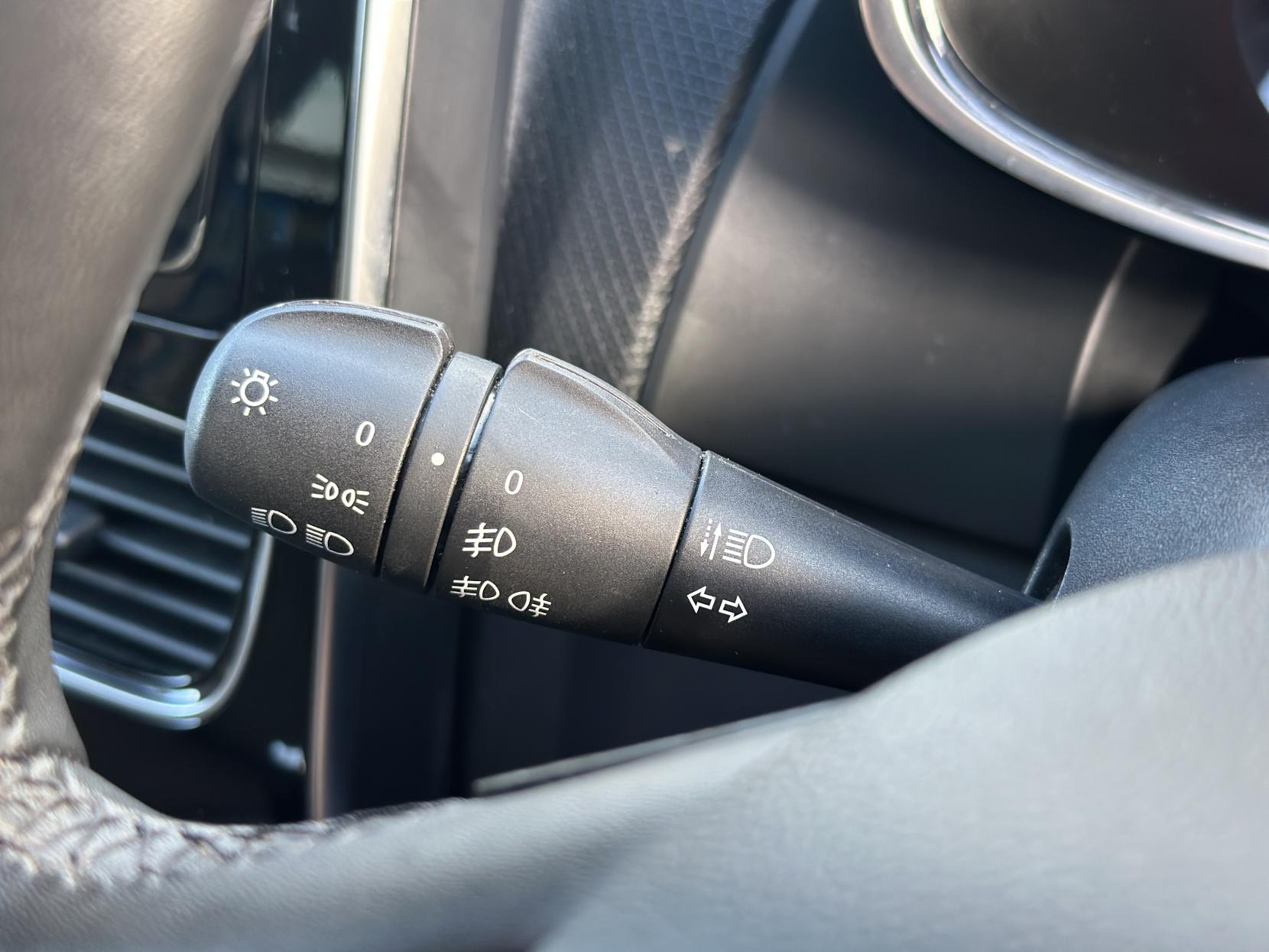 Renault Clio 1.5 dCi Play Hatchback 5dr Diesel Manual Euro 6 (s/s) (90 ps)