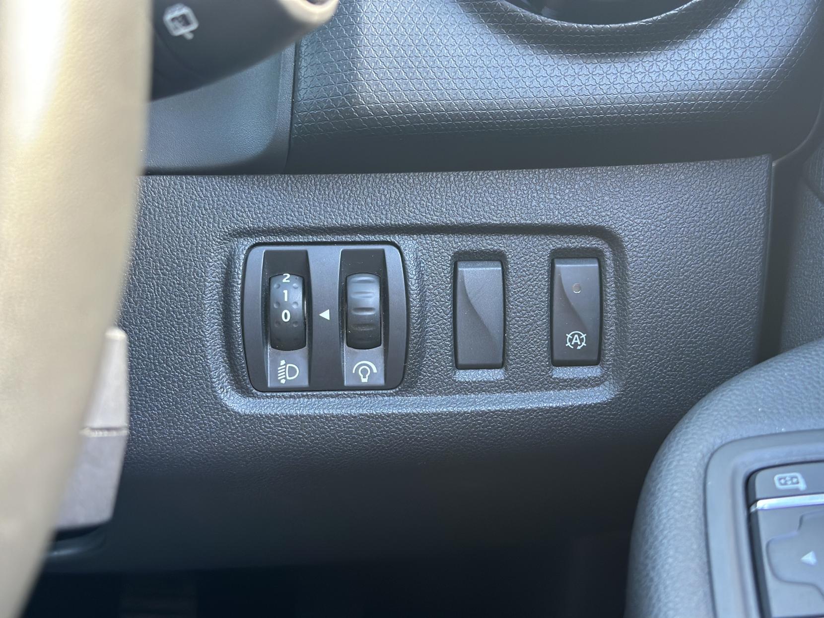 Renault Clio 1.5 dCi Play Hatchback 5dr Diesel Manual Euro 6 (s/s) (90 ps)