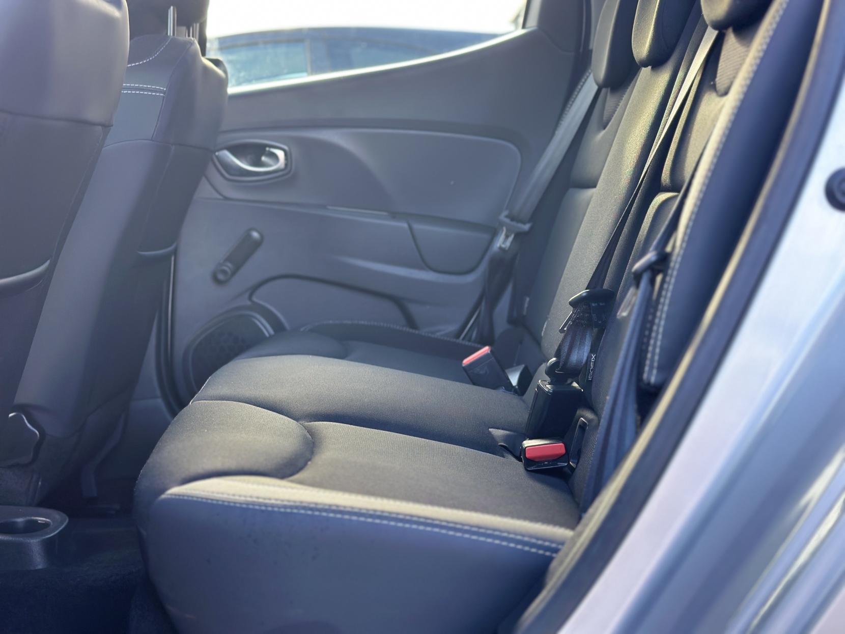 Renault Clio 1.5 dCi Play Hatchback 5dr Diesel Manual Euro 6 (s/s) (90 ps)