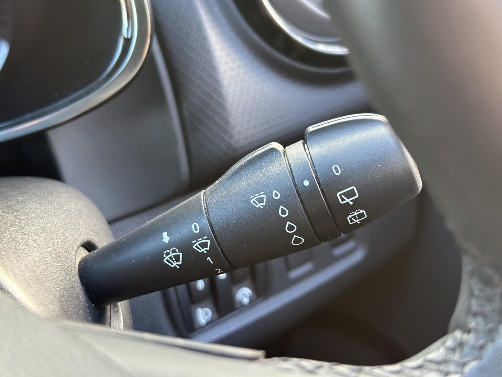 Renault Clio 1.5 dCi Play Hatchback 5dr Diesel Manual Euro 6 (s/s) (90 ps)