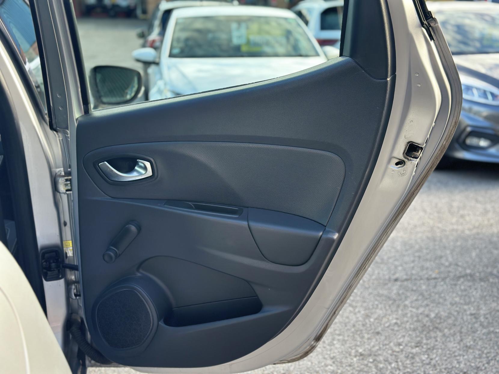 Renault Clio 1.5 dCi Play Hatchback 5dr Diesel Manual Euro 6 (s/s) (90 ps)