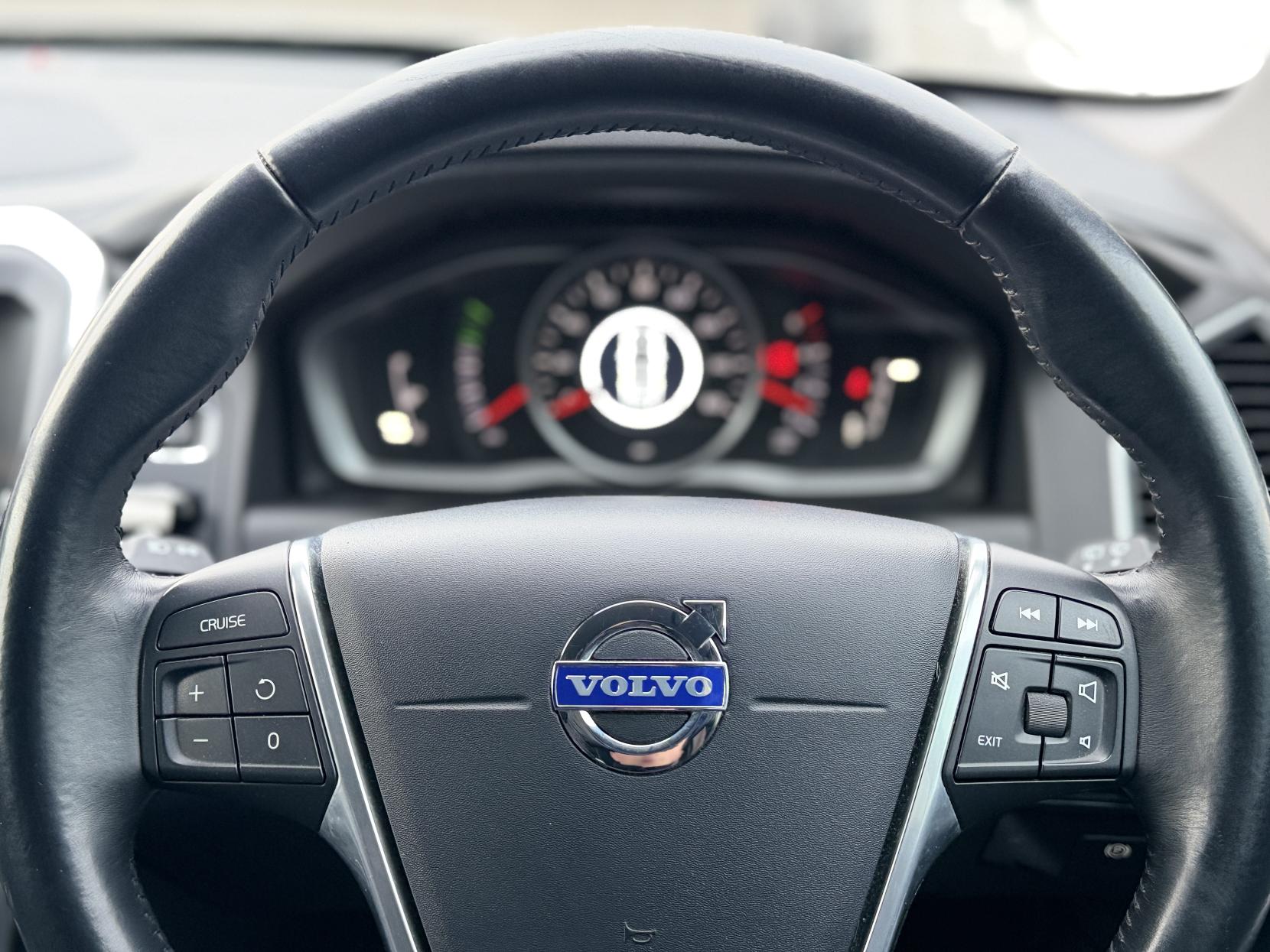 Volvo XC60 2.0 D4 SE SUV 5dr Diesel Geartronic Euro 6 (s/s) (181 ps)