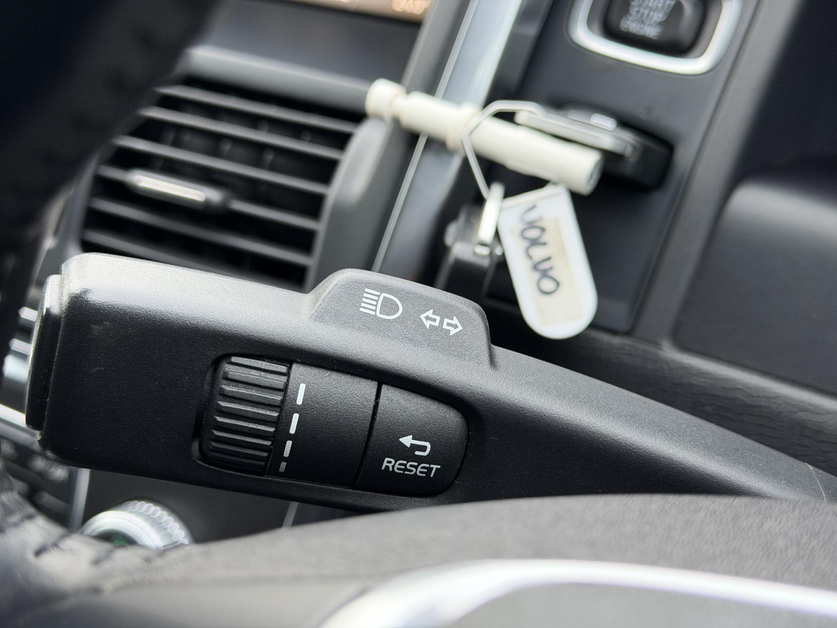 Volvo XC60 2.0 D4 SE SUV 5dr Diesel Geartronic Euro 6 (s/s) (181 ps)