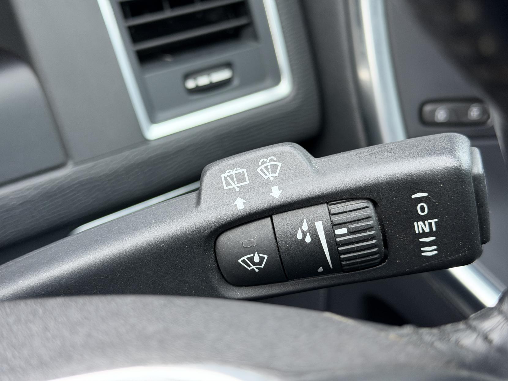 Volvo XC60 2.0 D4 SE SUV 5dr Diesel Geartronic Euro 6 (s/s) (181 ps)