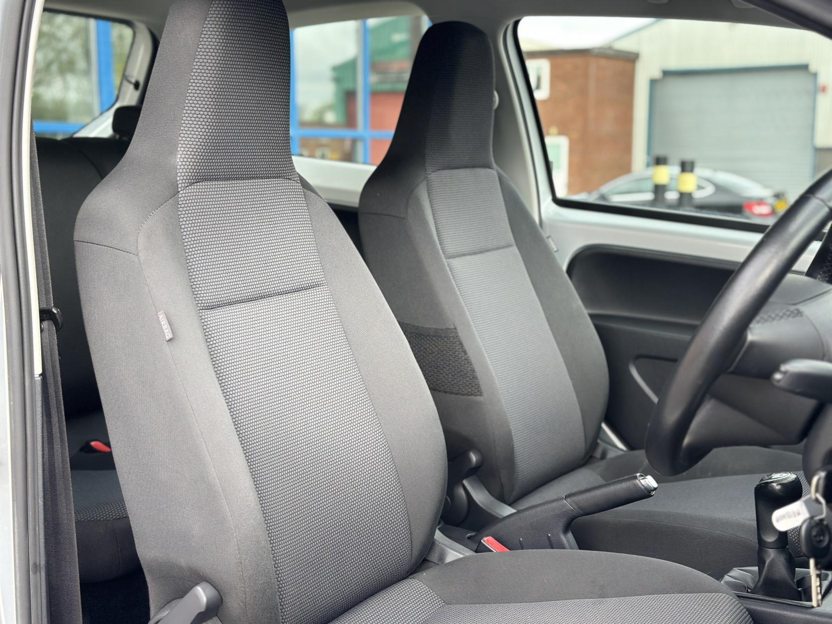 Skoda Citigo 1.0 MPI GreenTech Elegance Hatchback 3dr Petrol Manual Euro 5 (s/s) (75 ps)