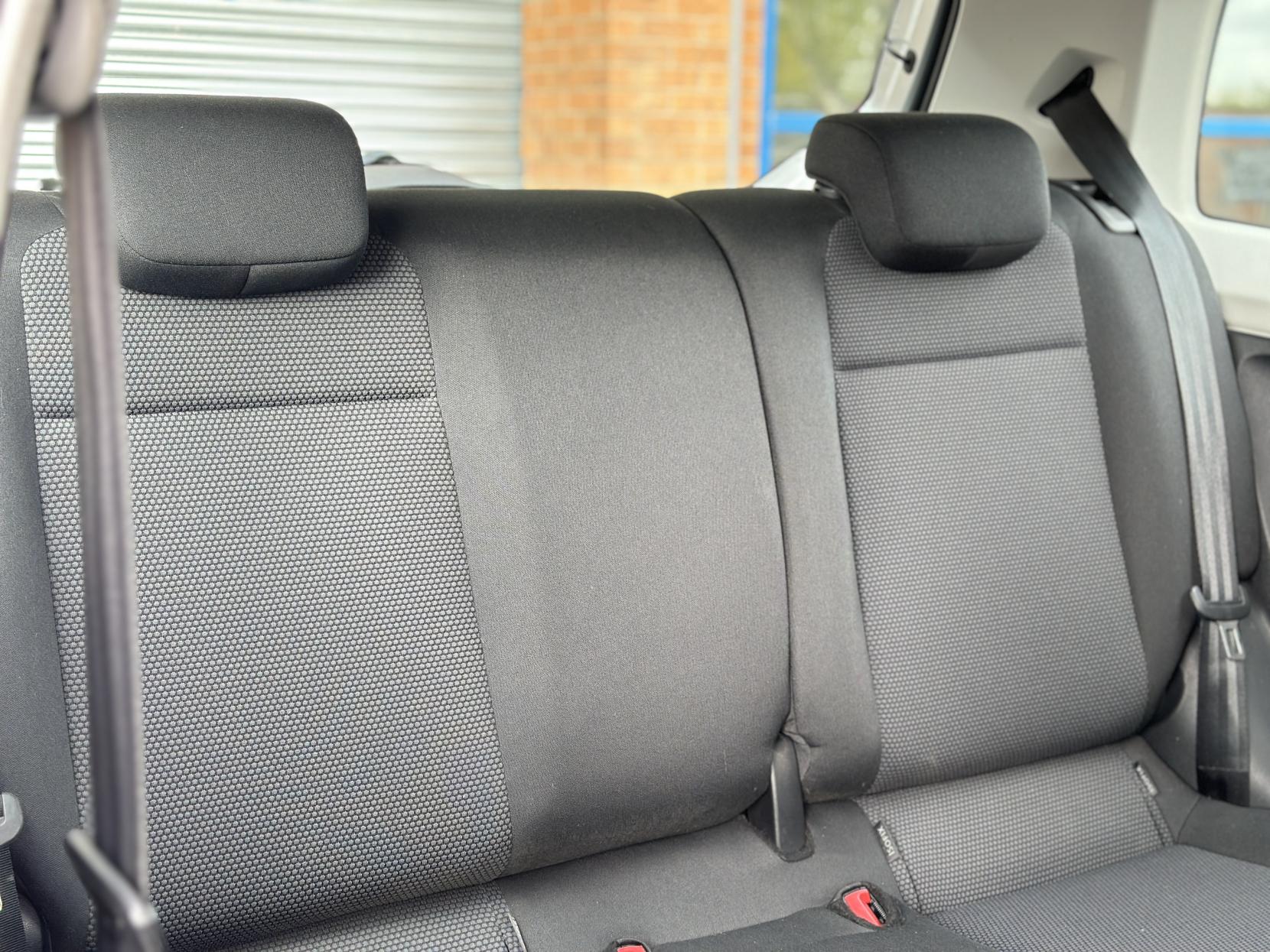 Skoda Citigo 1.0 MPI GreenTech Elegance Hatchback 3dr Petrol Manual Euro 5 (s/s) (75 ps)