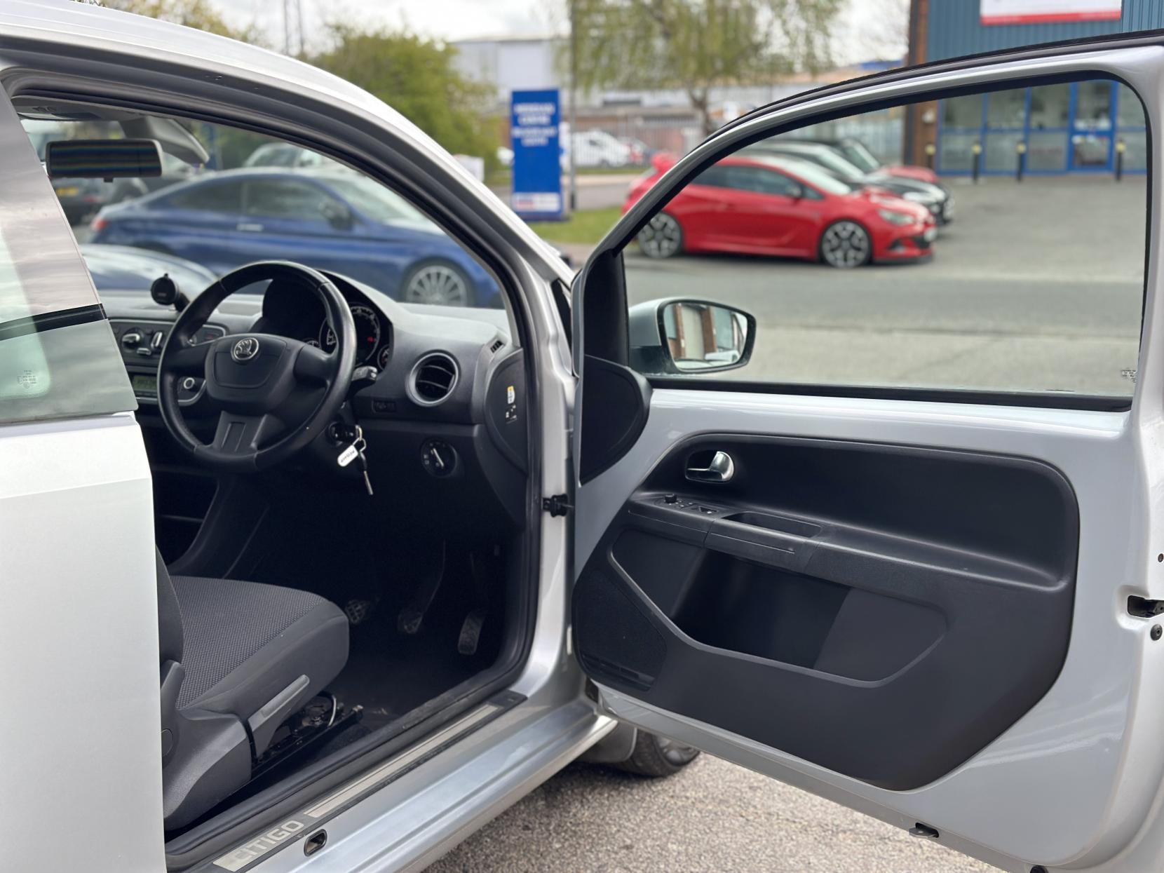 Skoda Citigo 1.0 MPI GreenTech Elegance Hatchback 3dr Petrol Manual Euro 5 (s/s) (75 ps)