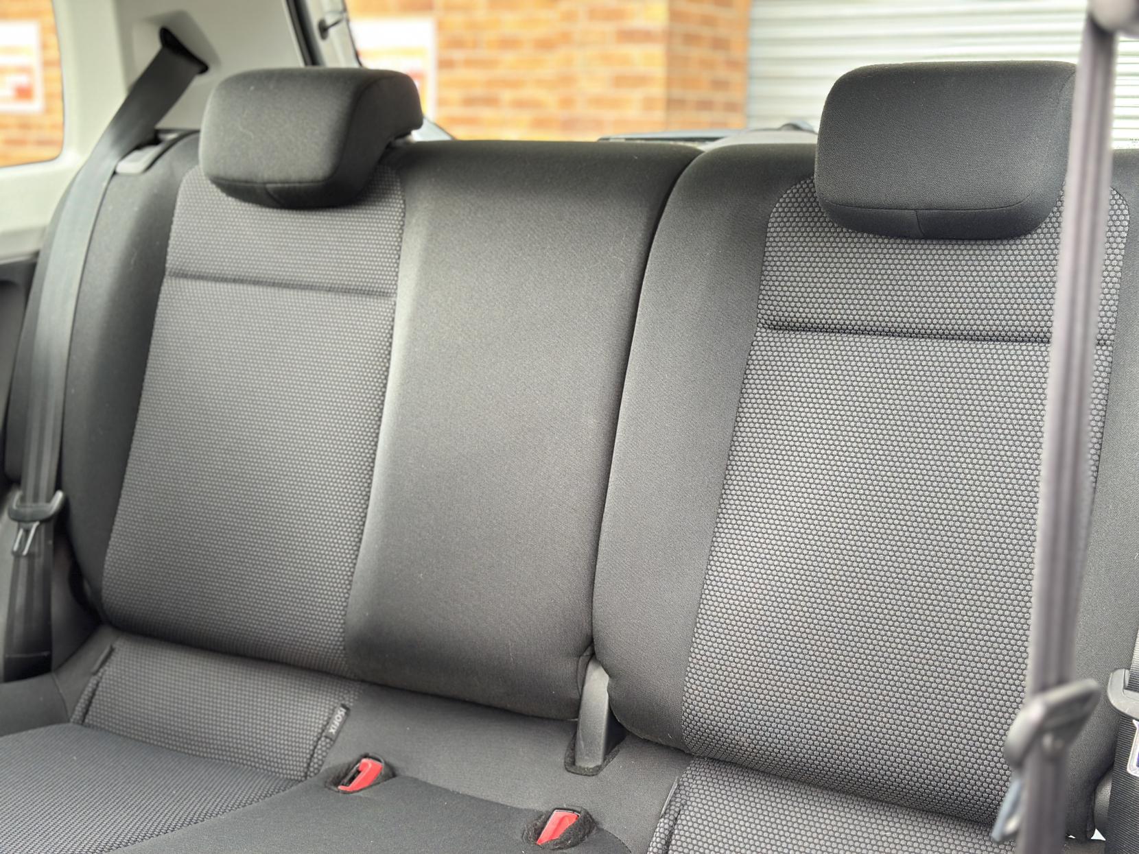 Skoda Citigo 1.0 MPI GreenTech Elegance Hatchback 3dr Petrol Manual Euro 5 (s/s) (75 ps)