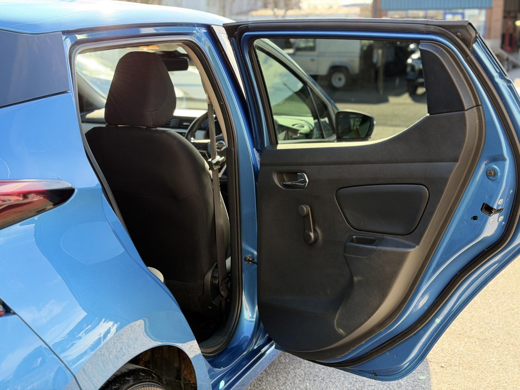 Nissan Micra 1.5 dCi N-Connecta Hatchback 5dr Diesel Manual Euro 6 (s/s) (90 ps)