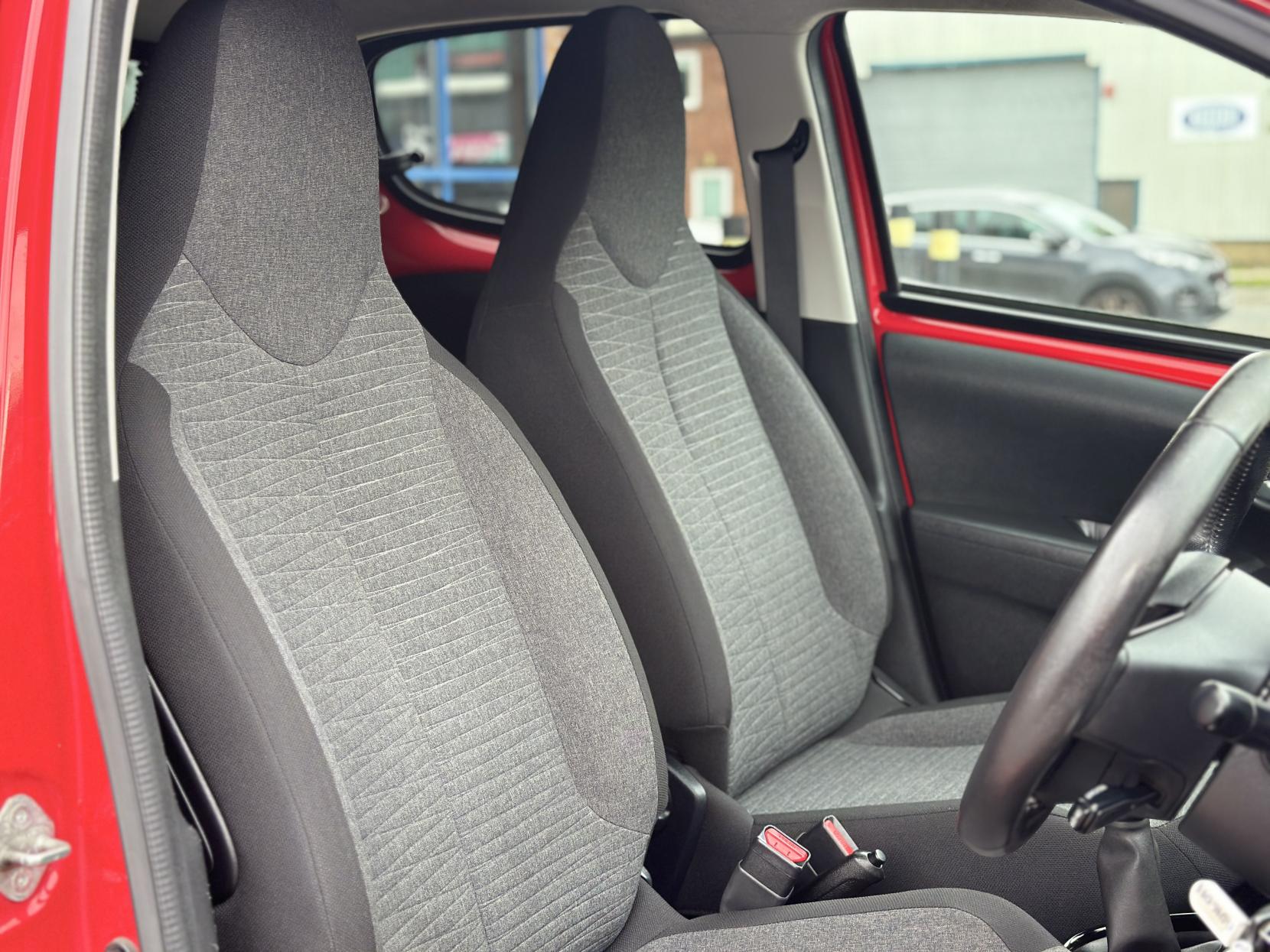 Citroen C1 1.2 PureTech Flair Hatchback 5dr Petrol Manual Euro 6 (82 ps)