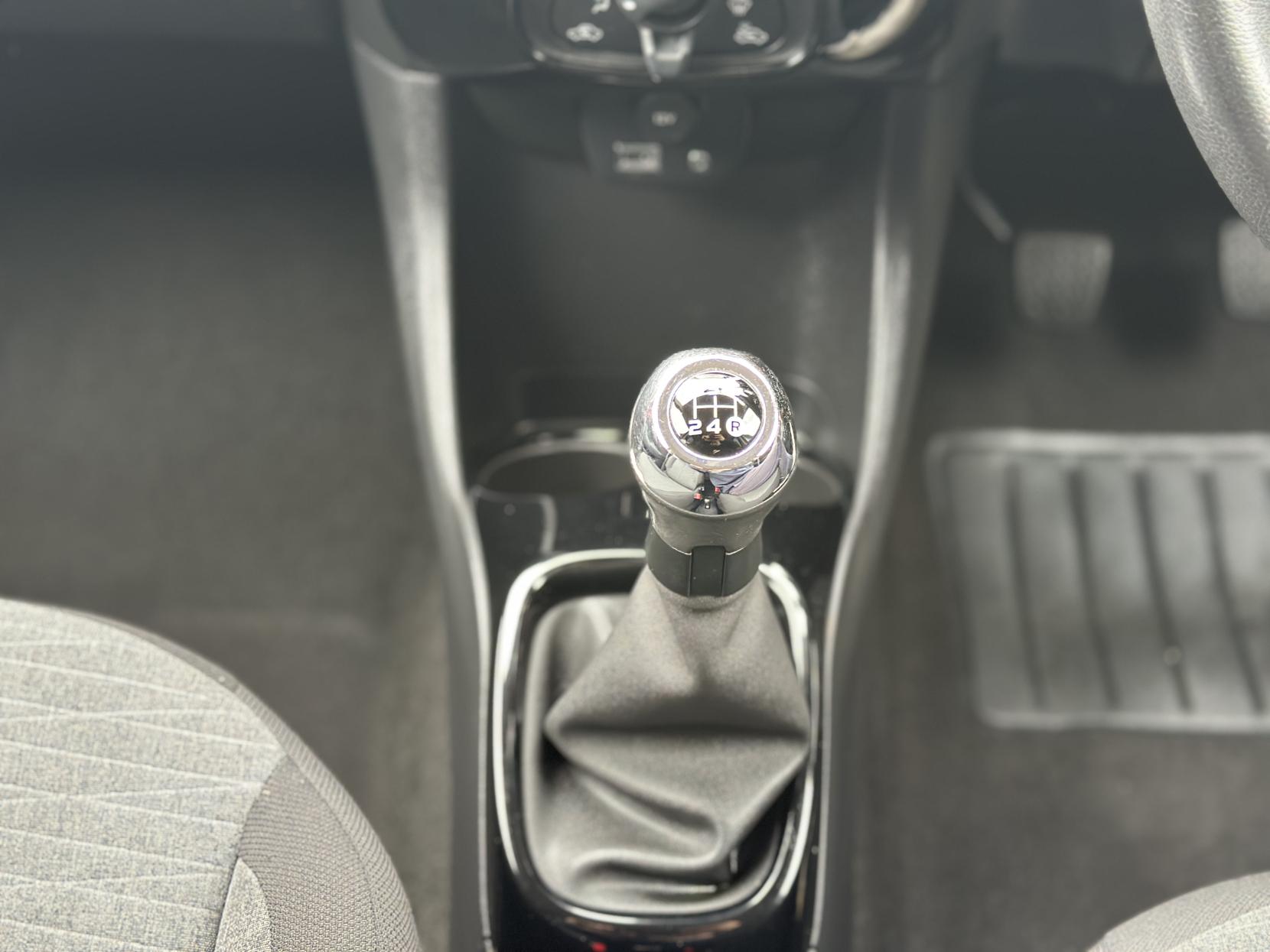 Citroen C1 1.2 PureTech Flair Hatchback 5dr Petrol Manual Euro 6 (82 ps)