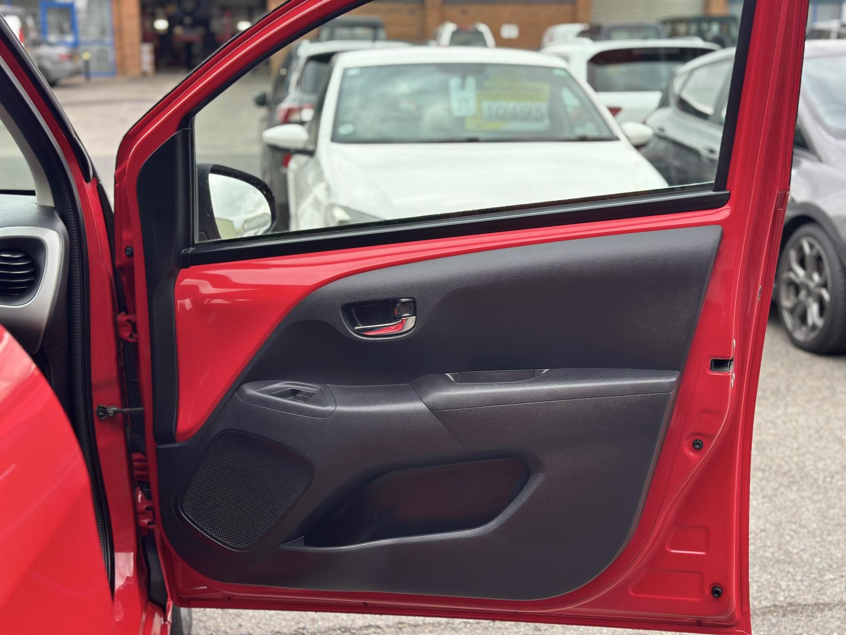 Citroen C1 1.2 PureTech Flair Hatchback 5dr Petrol Manual Euro 6 (82 ps)