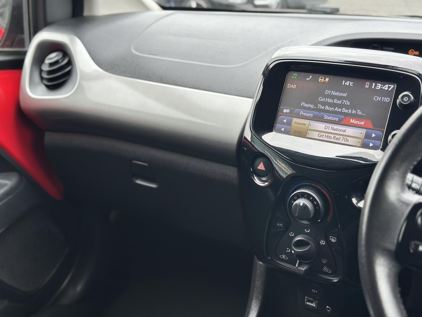 Citroen C1 1.2 PureTech Flair Hatchback 5dr Petrol Manual Euro 6 (82 ps)