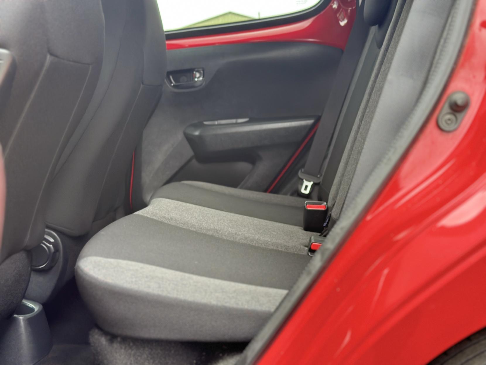 Citroen C1 1.2 PureTech Flair Hatchback 5dr Petrol Manual Euro 6 (82 ps)