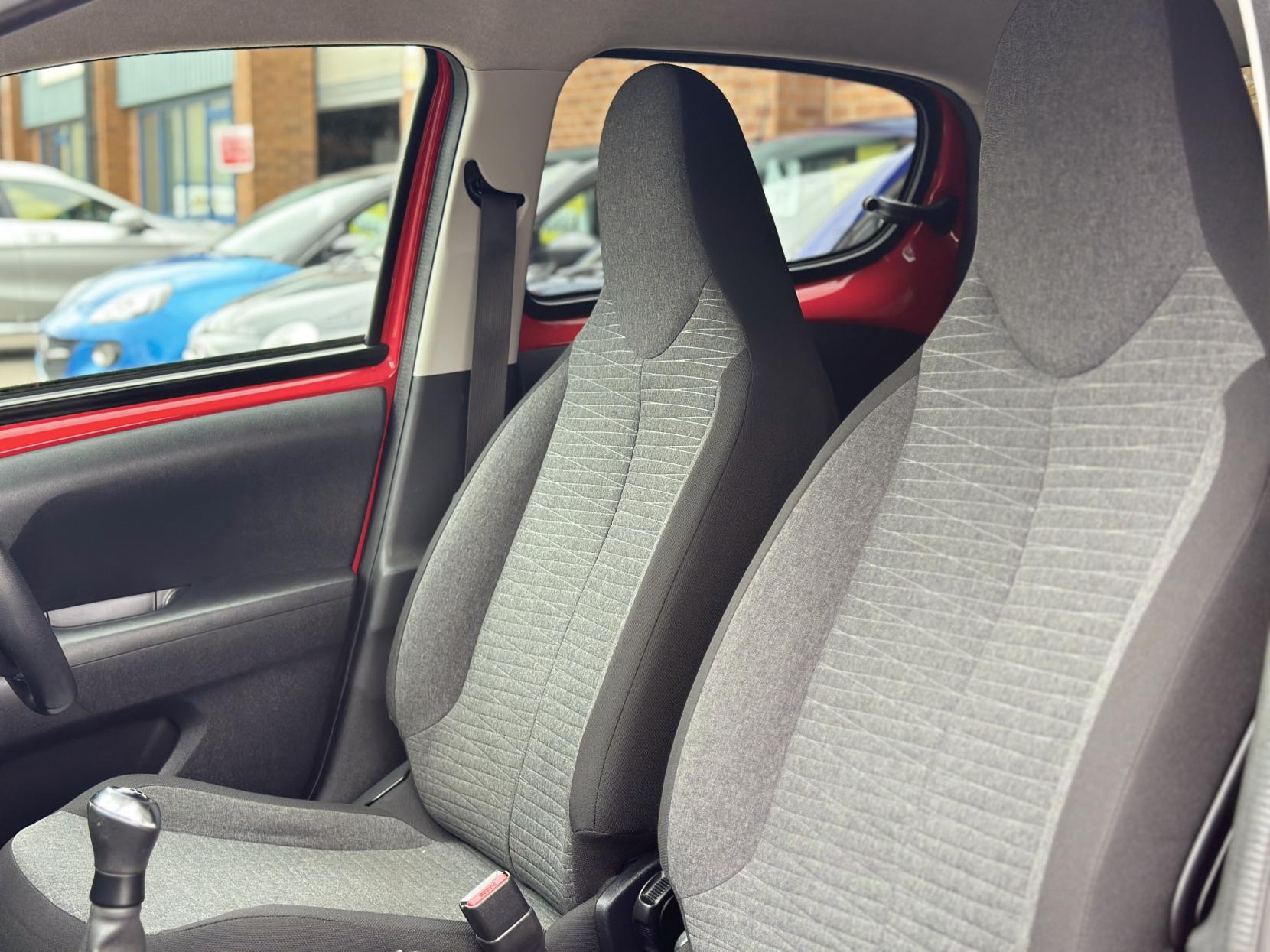 Citroen C1 1.2 PureTech Flair Hatchback 5dr Petrol Manual Euro 6 (82 ps)