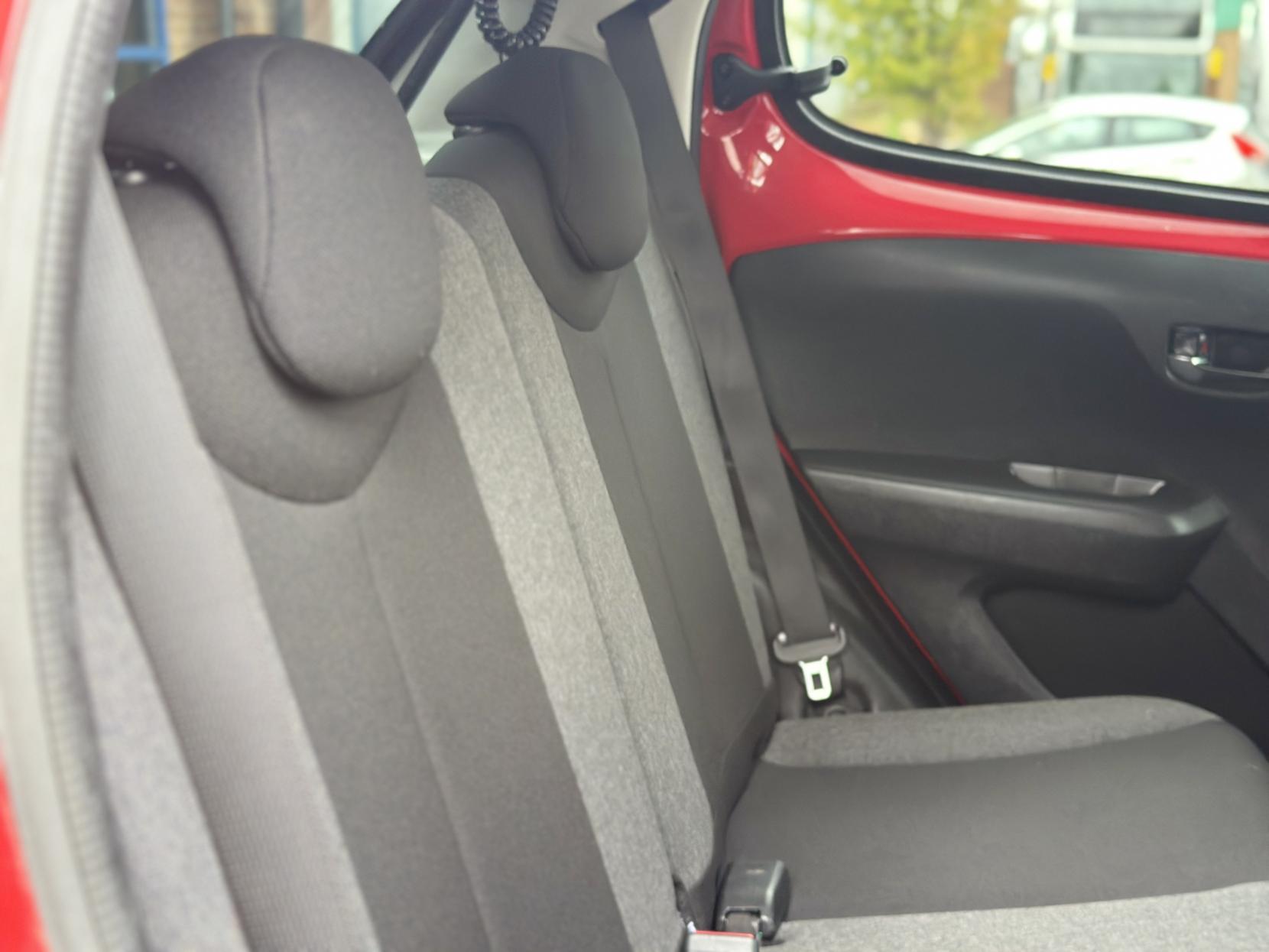 Citroen C1 1.2 PureTech Flair Hatchback 5dr Petrol Manual Euro 6 (82 ps)